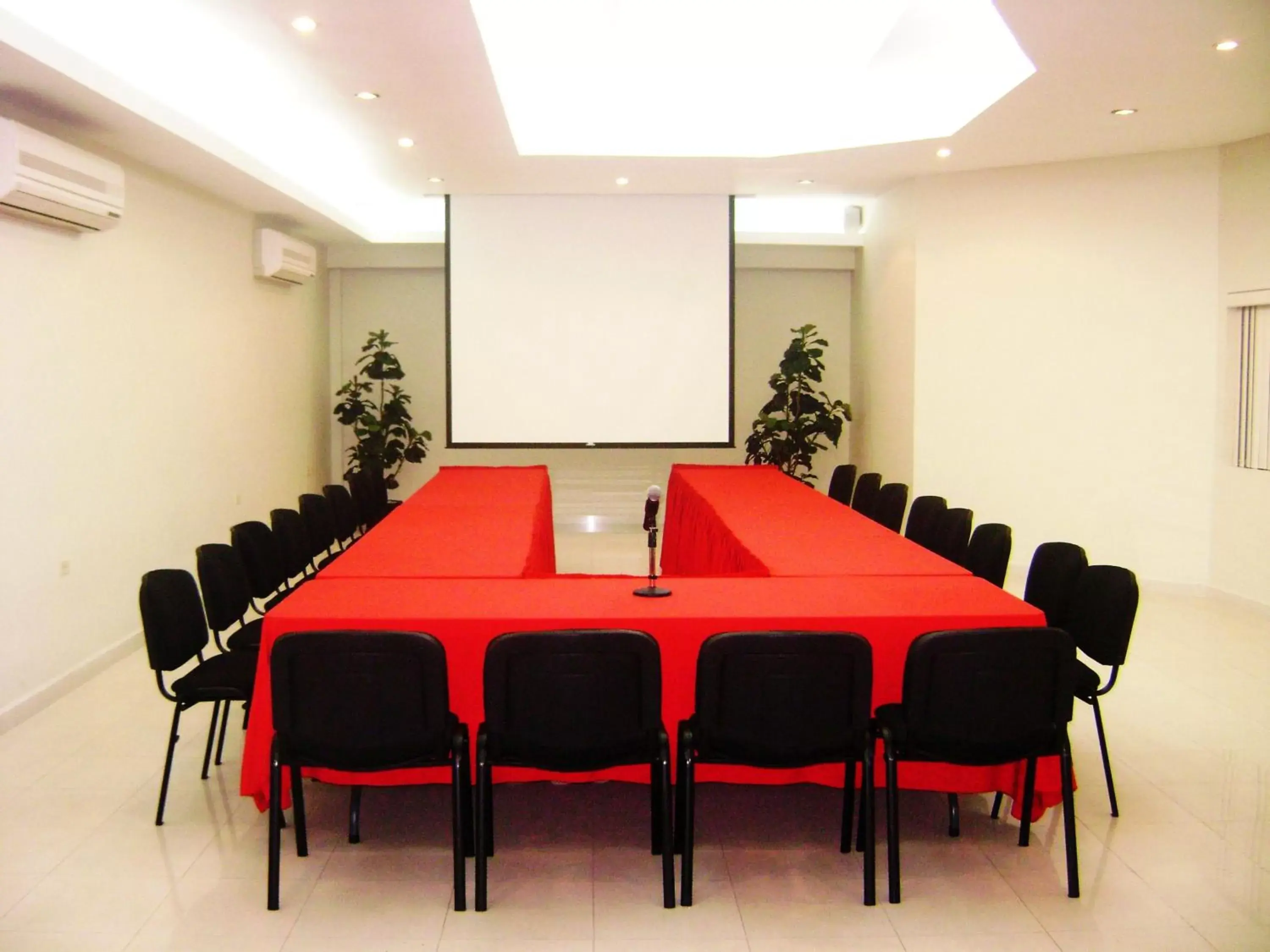 Business facilities in Hotel Los Cocos Chetumal