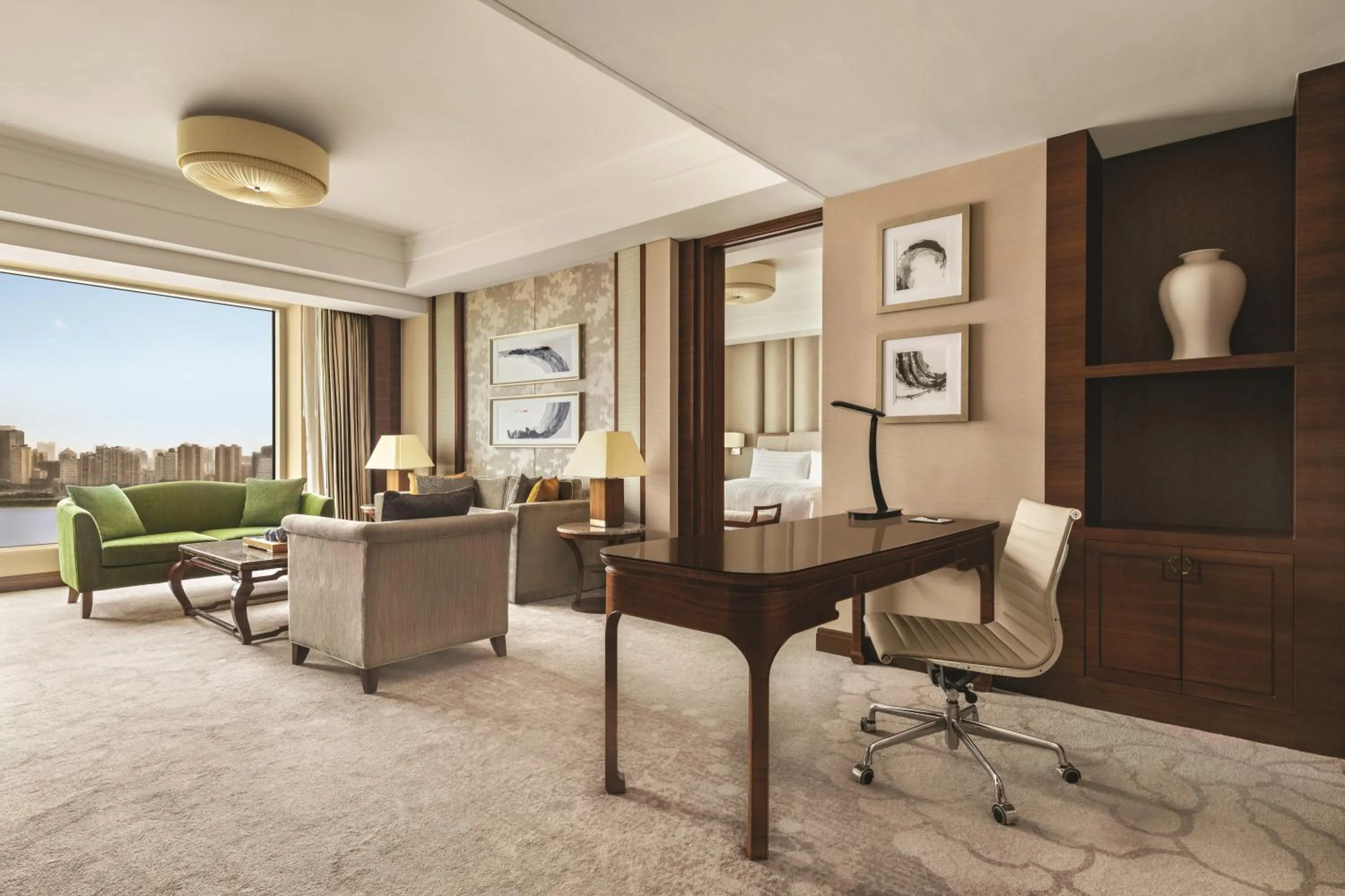 Living room in Shangri-La Nanchang丨All room offer river views Just one stop from the Pavilion of Prince Teng