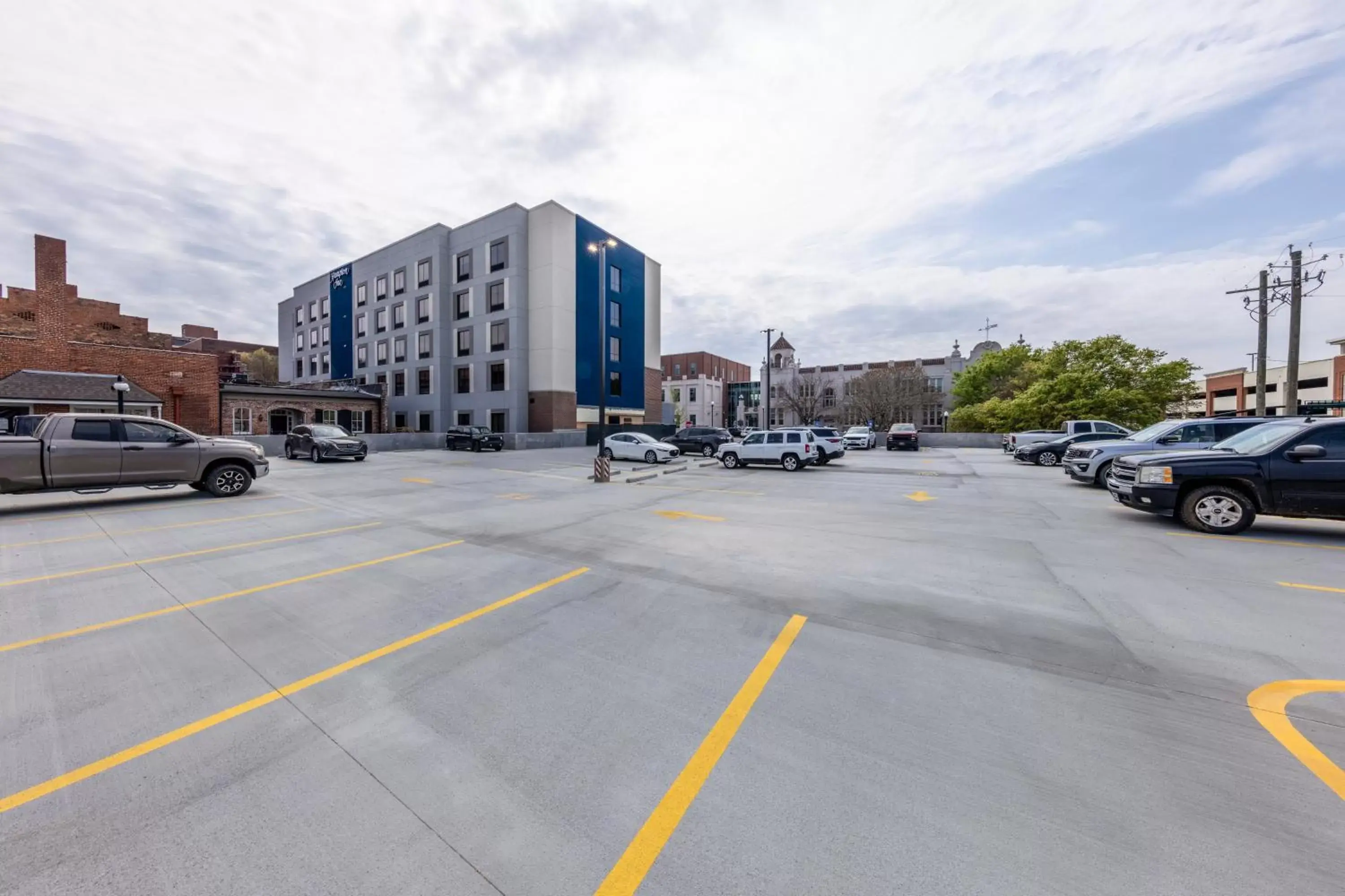 Parking in Hampton Inn Columbus Downtown, Ga