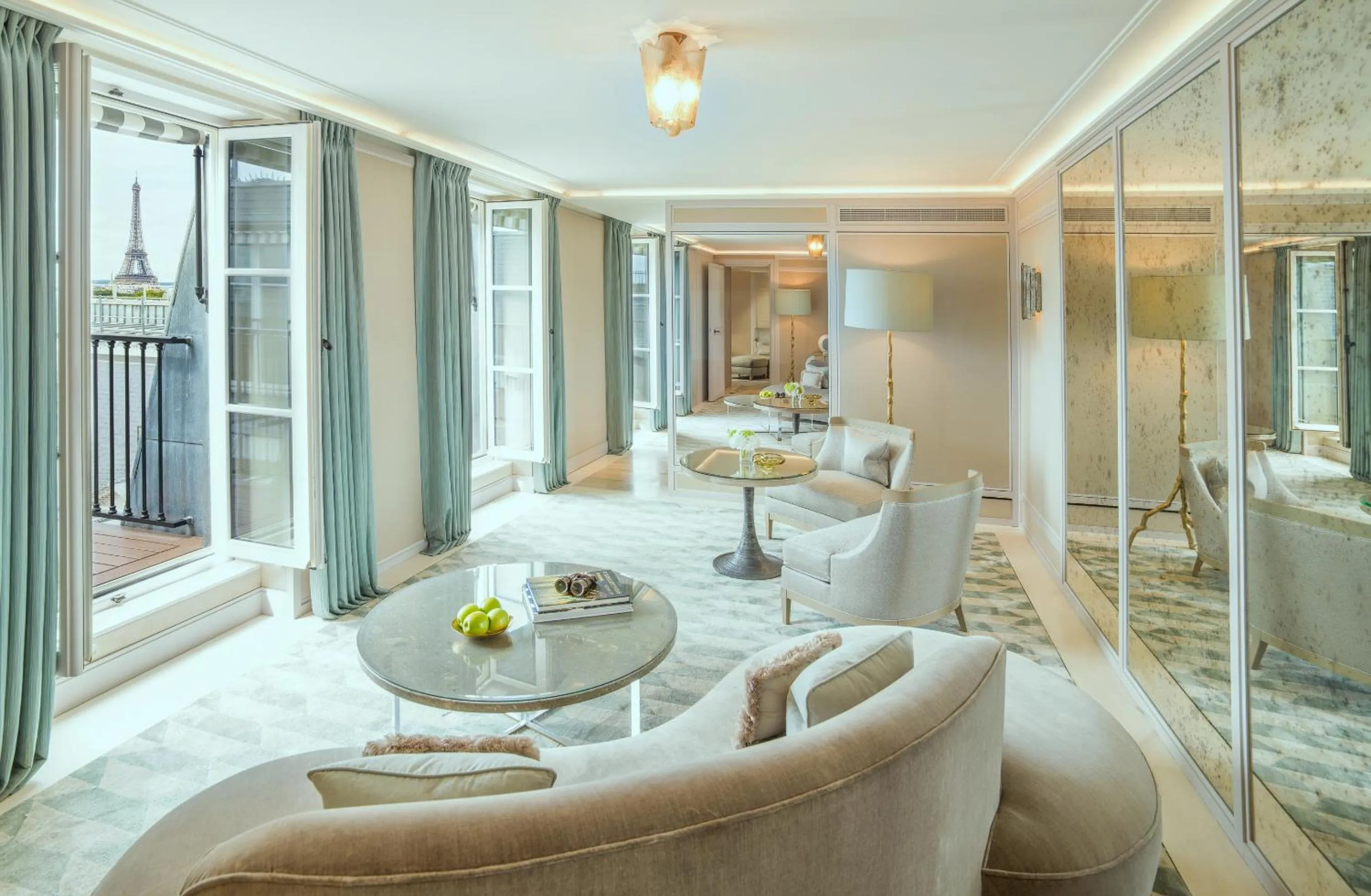 Living room in Hotel de Crillon