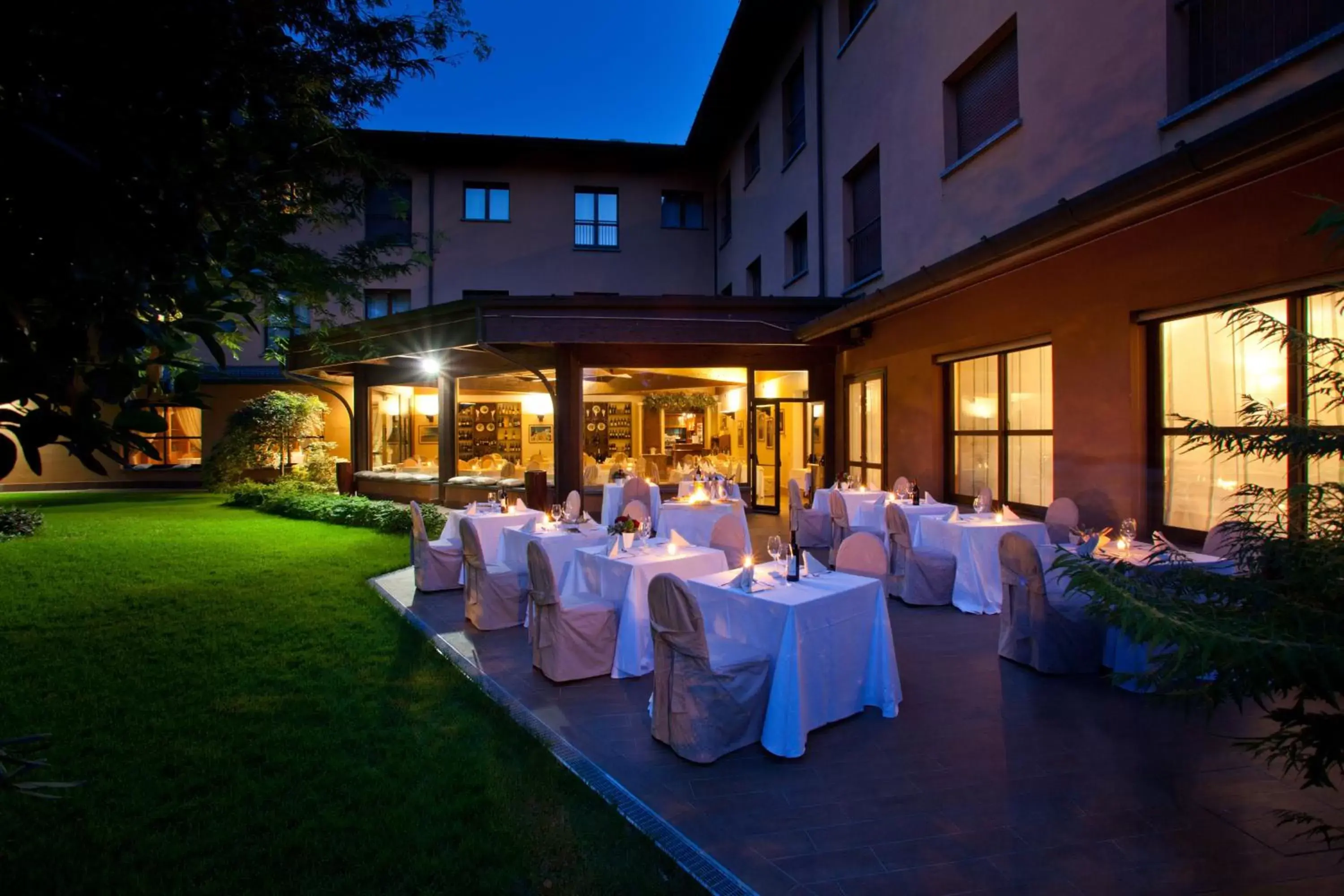 Restaurant/places to eat, Banquet Facilities in Brianteo Hotel and Restaurant
