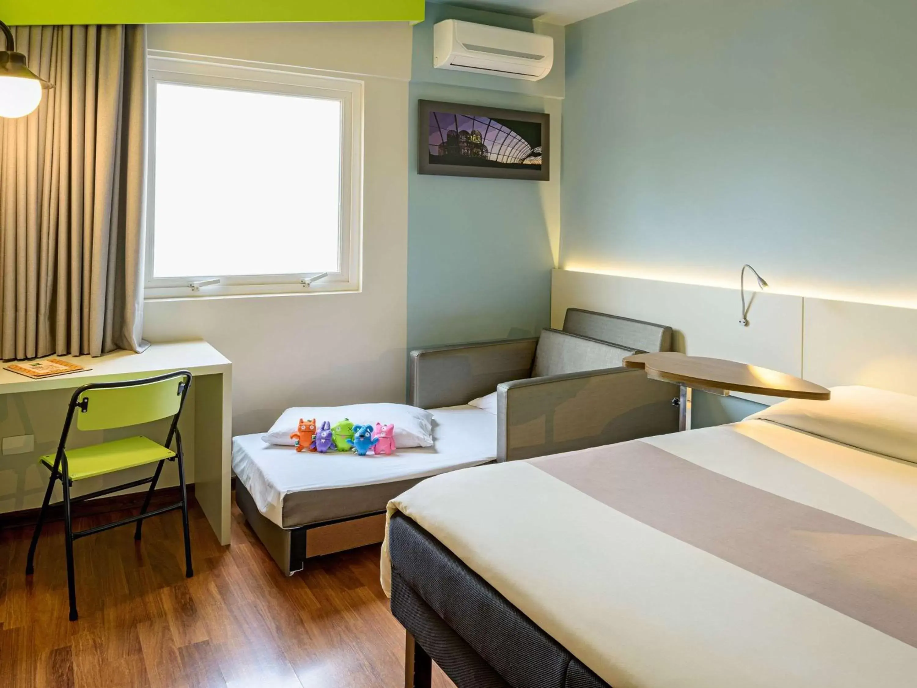 Photo of the whole room, Bed in ibis Styles Curitiba Centro Civico