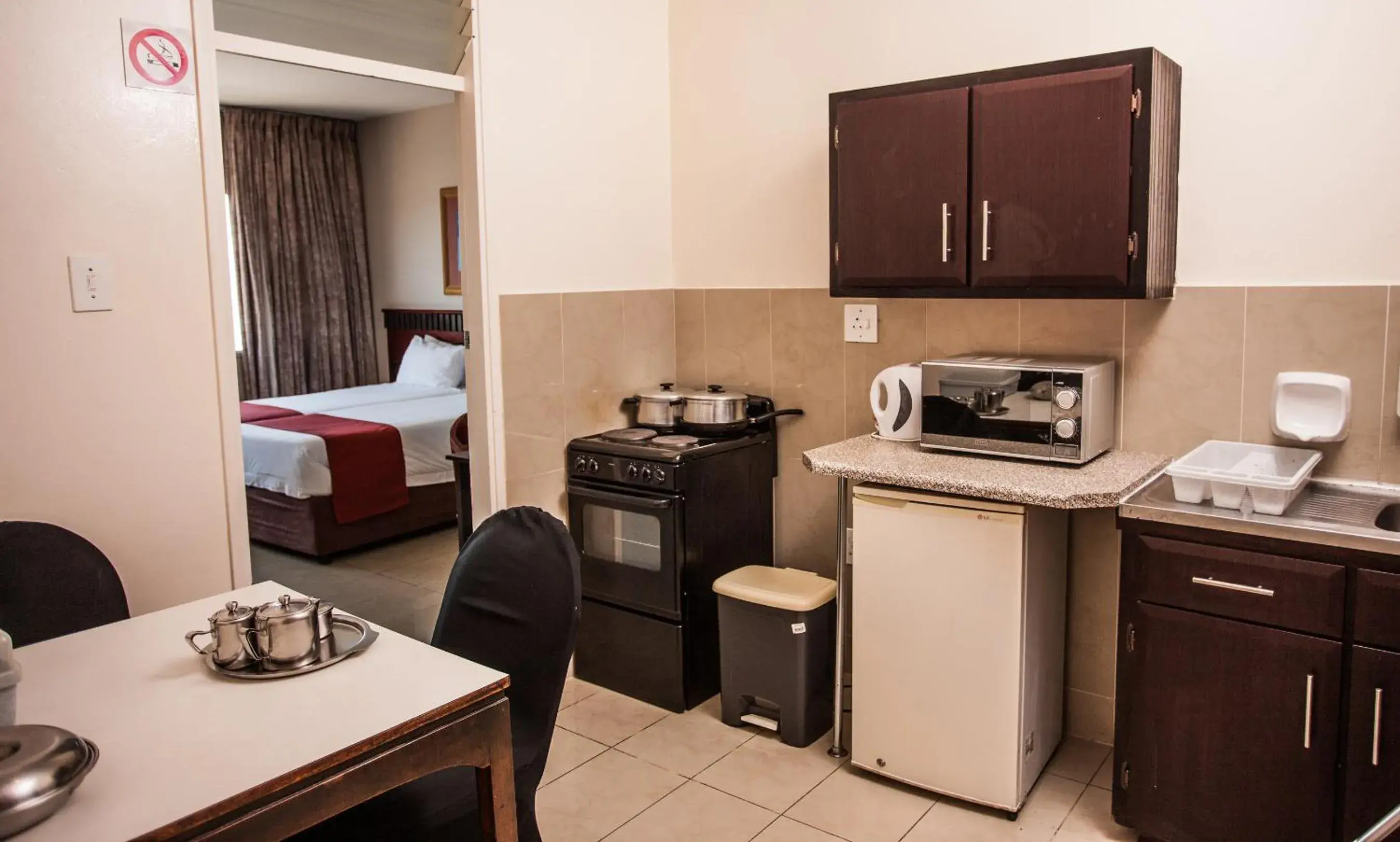 Kitchen or kitchenette, Kitchen/Kitchenette in Coastlands Durban Self Catering Holiday Apartments