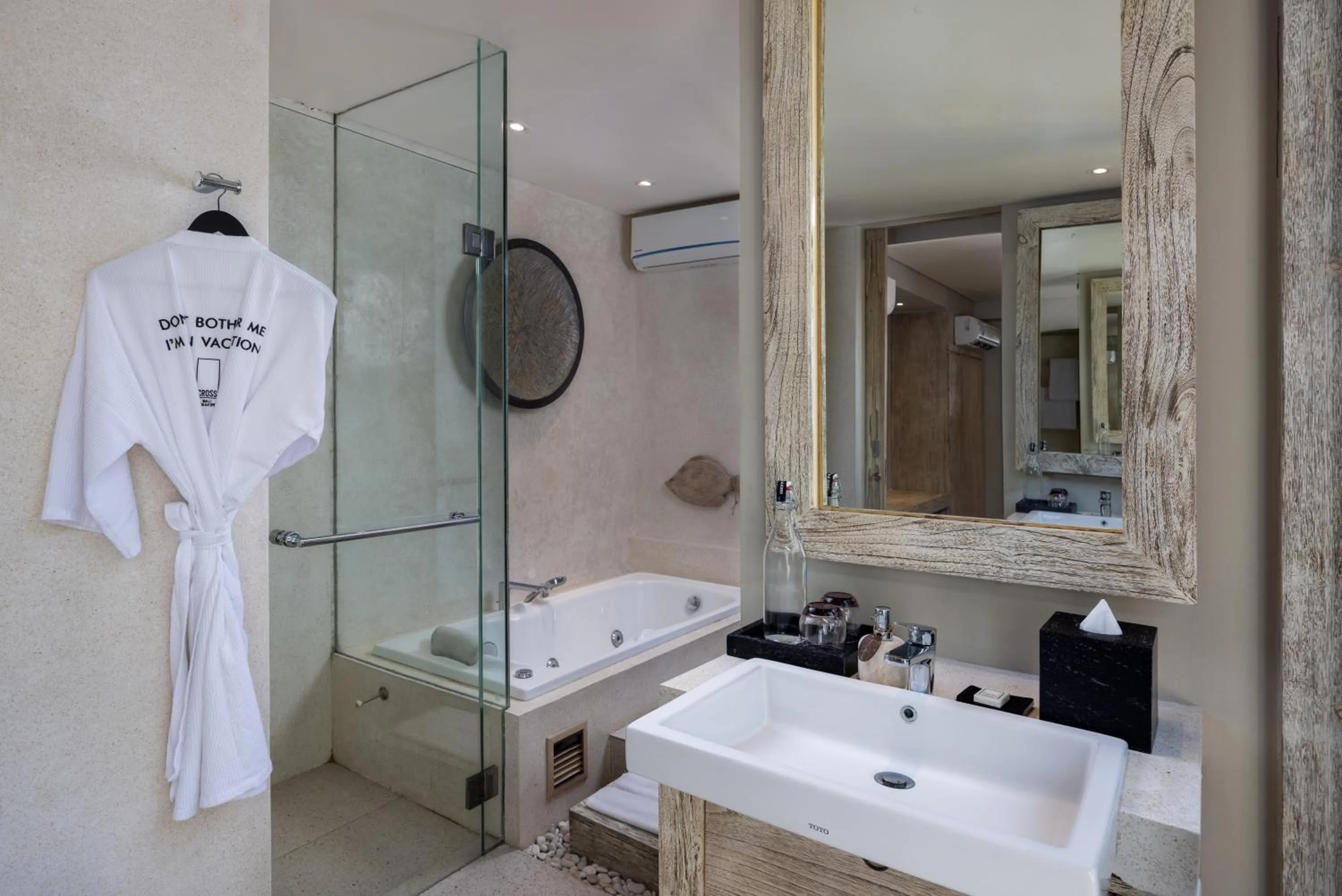 Bathroom in Cross Bali Breakers