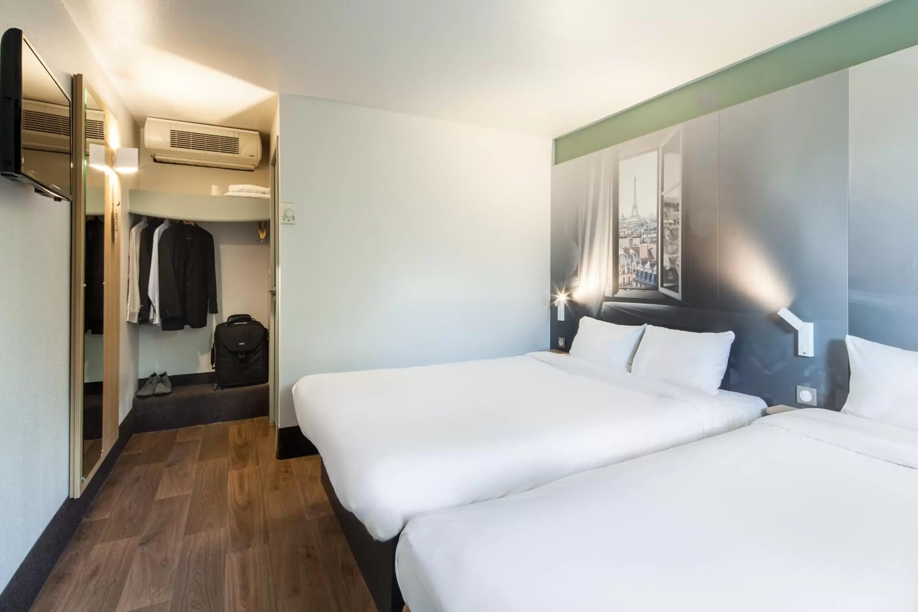 Bedroom in B&B HOTEL Corbeil-Essonnes