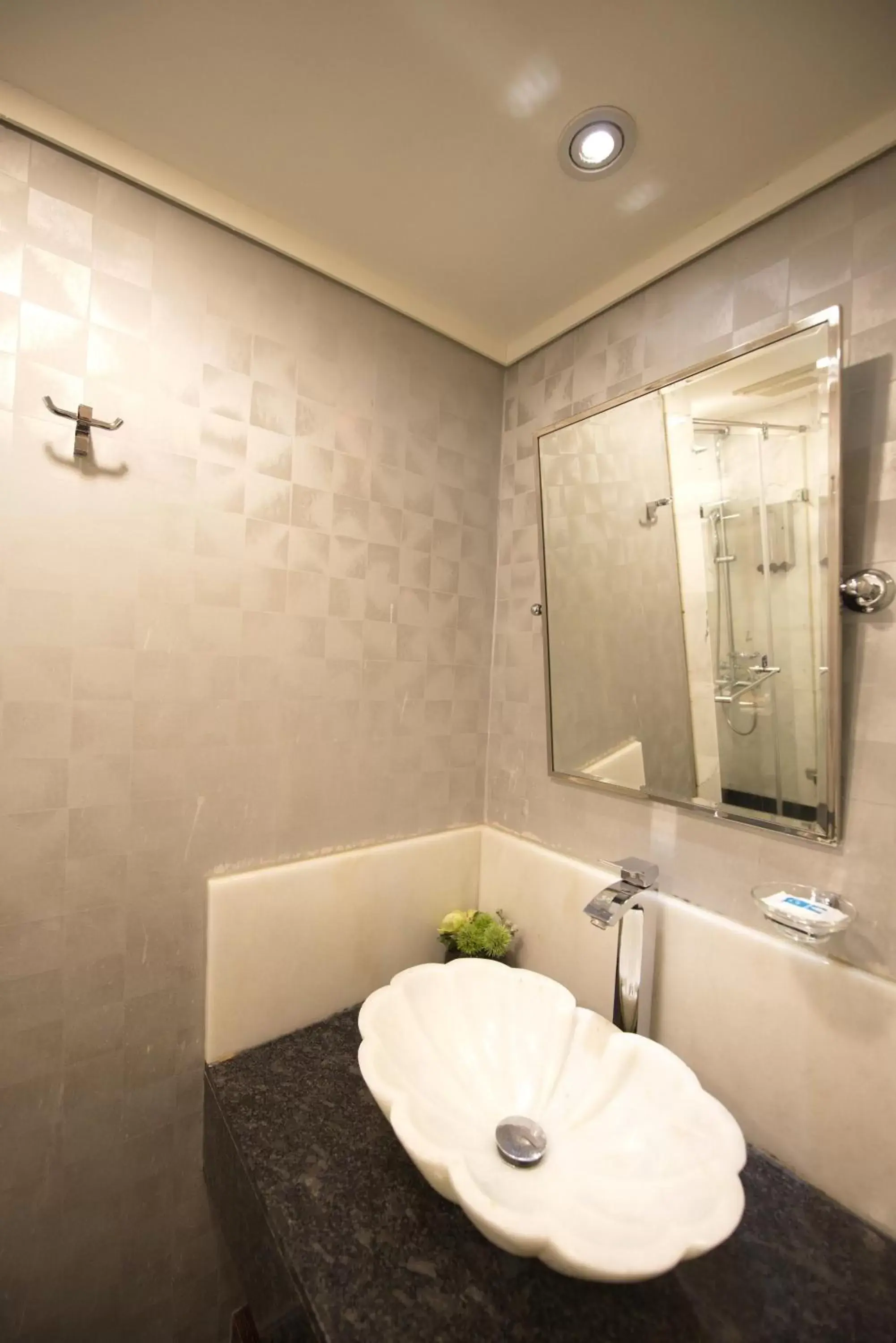 Bathroom in Ximen Airline Hotel