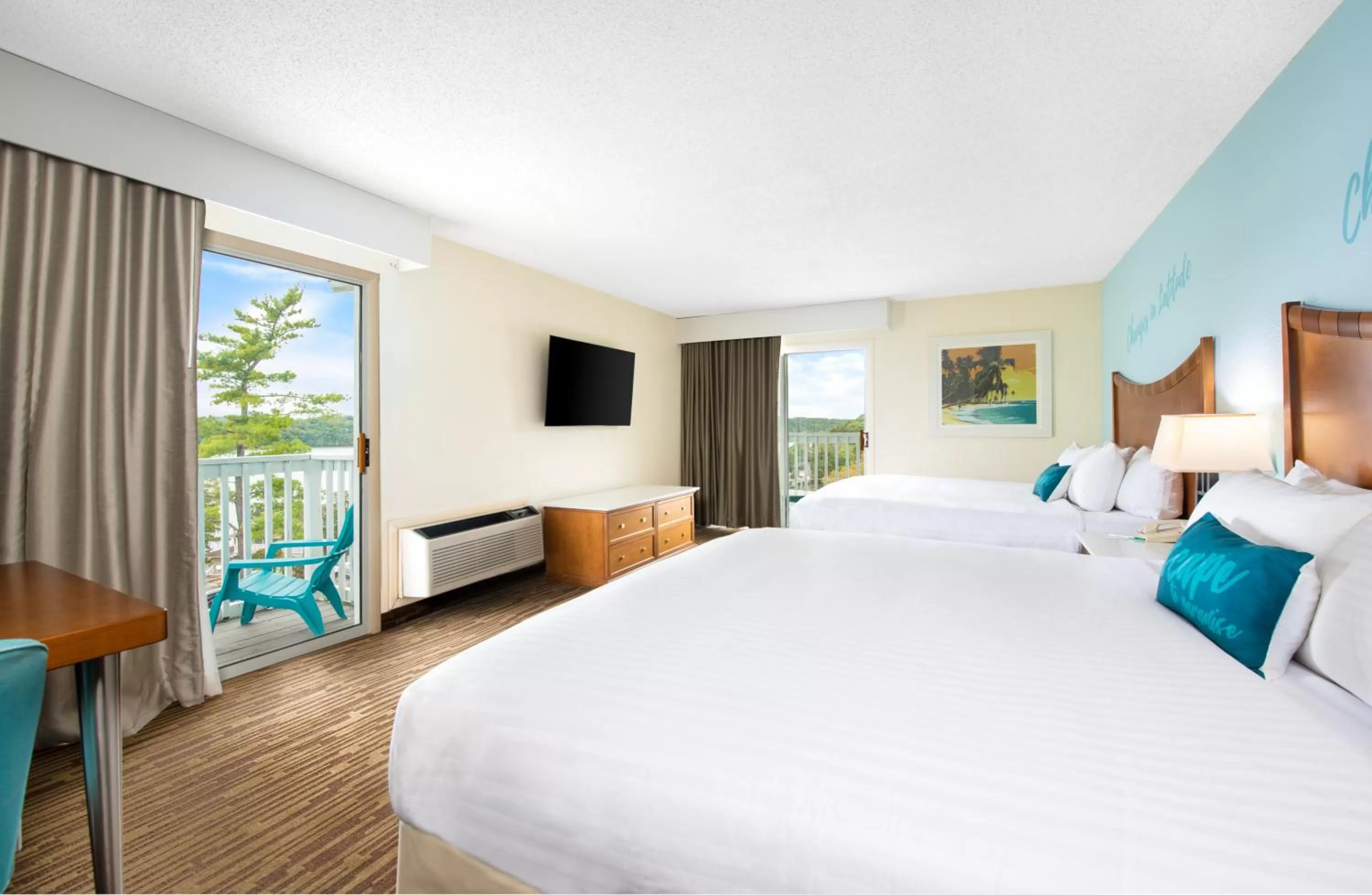 Photo of the whole room, Bed in Margaritaville Lake Resort Lake of the Ozarks