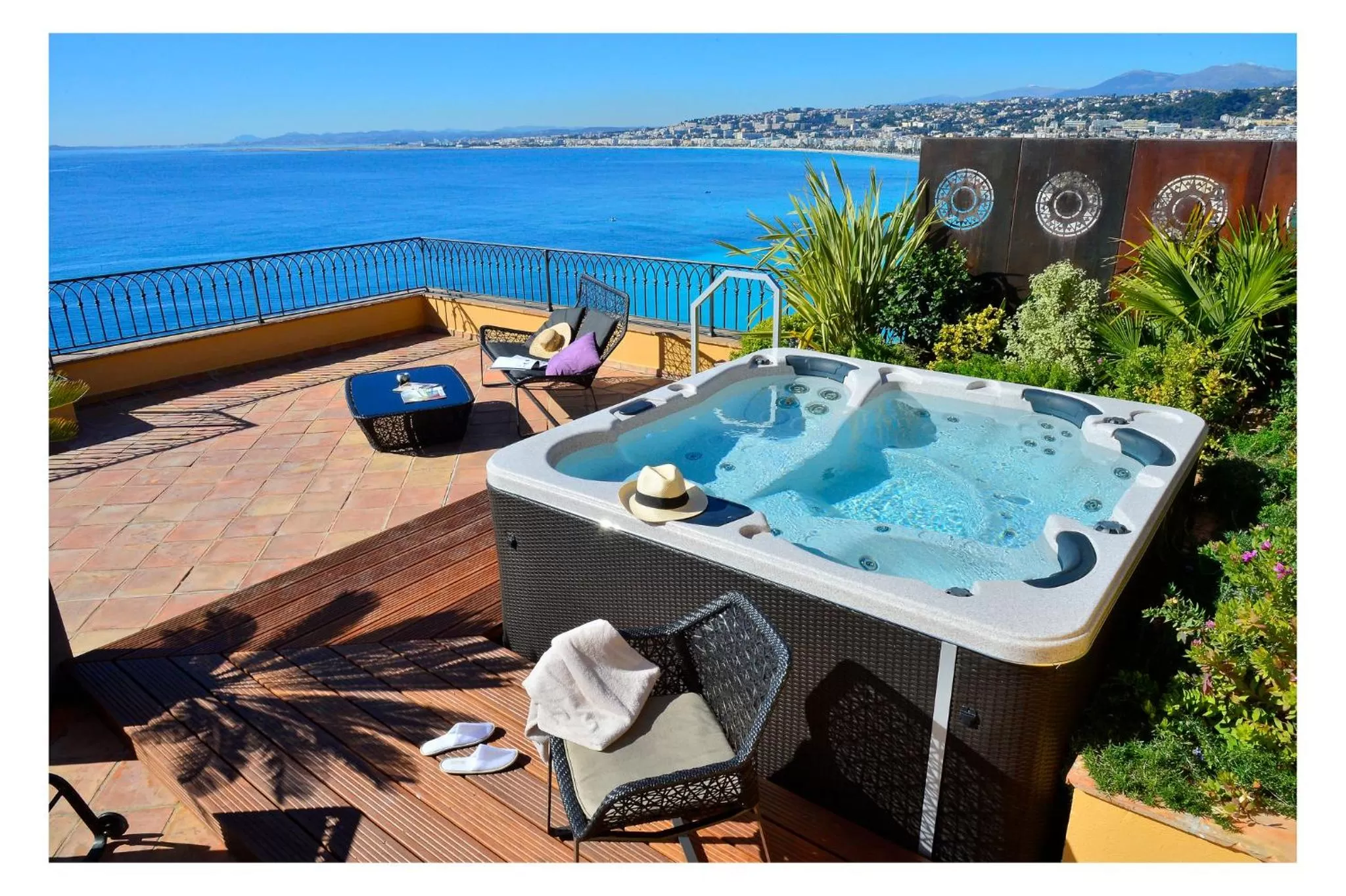Balcony/Terrace in Hôtel La Pérouse Nice Baie des Anges