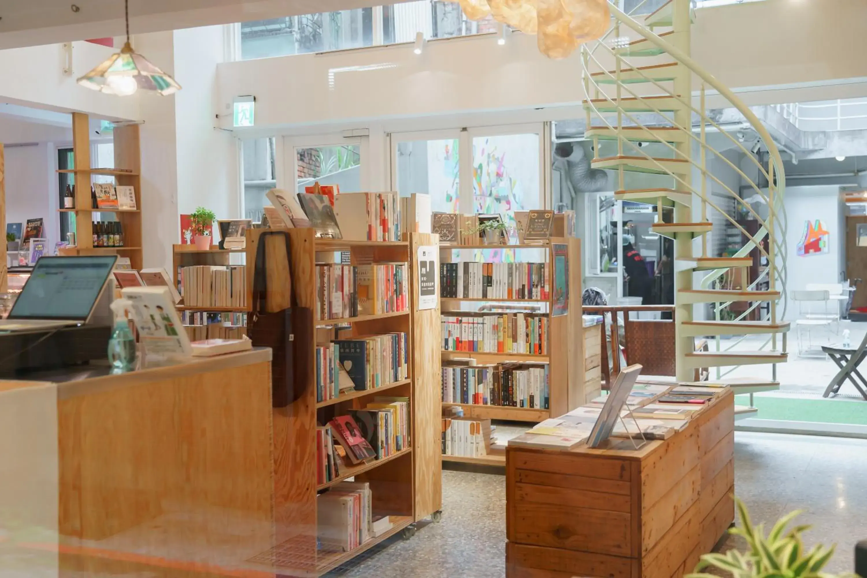 Property building in OwlStay Flip Flop Hostel - Garden Property building in OwlStay Flip Flop Hostel - Garden