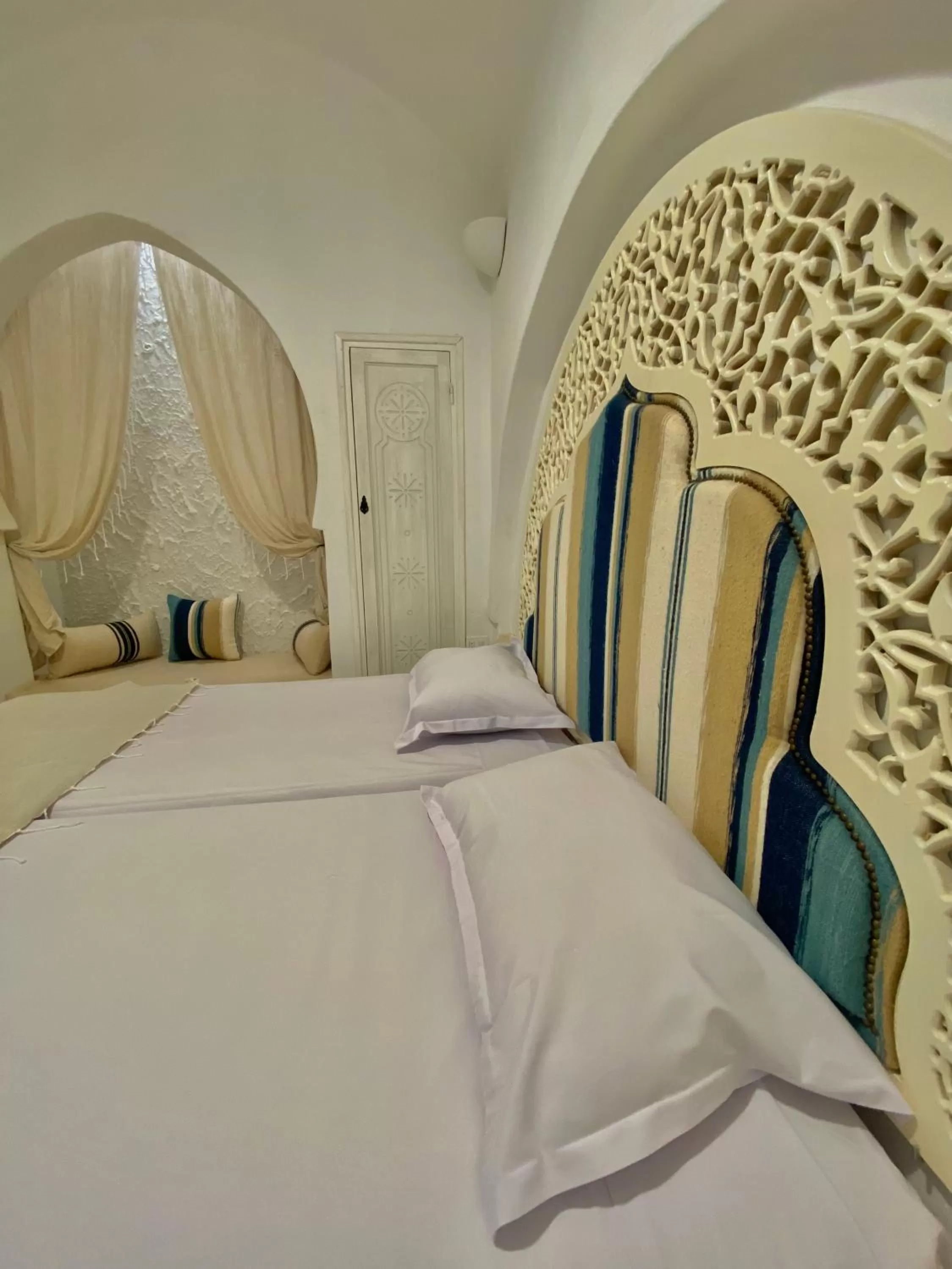 Bed in Djerba Authentique