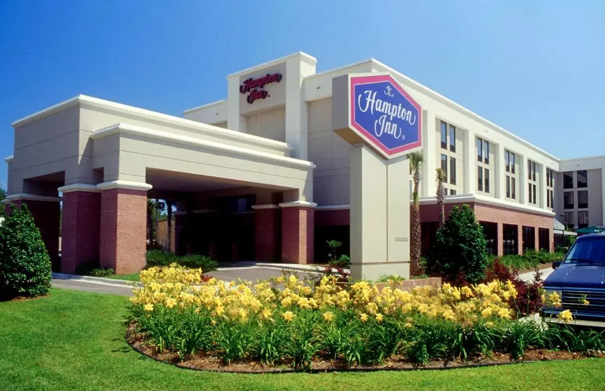 Property building in Hampton Inn Pensacola-Airport