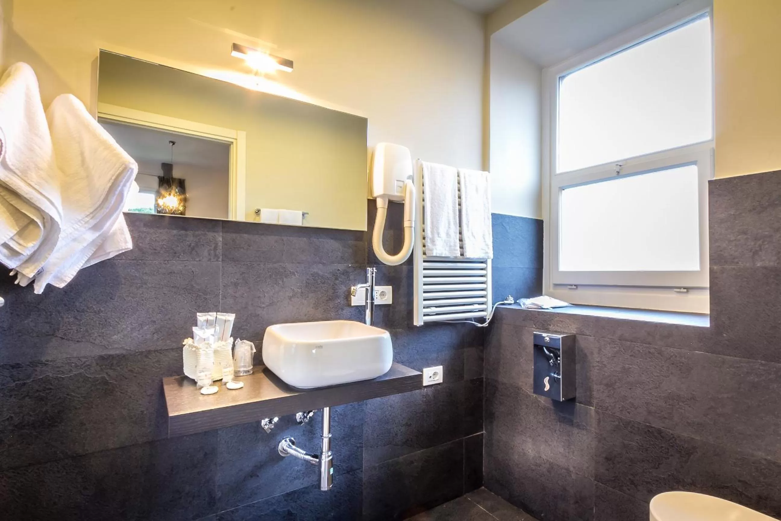 Bathroom in Hotel La Scaletta al Ponte Vecchio