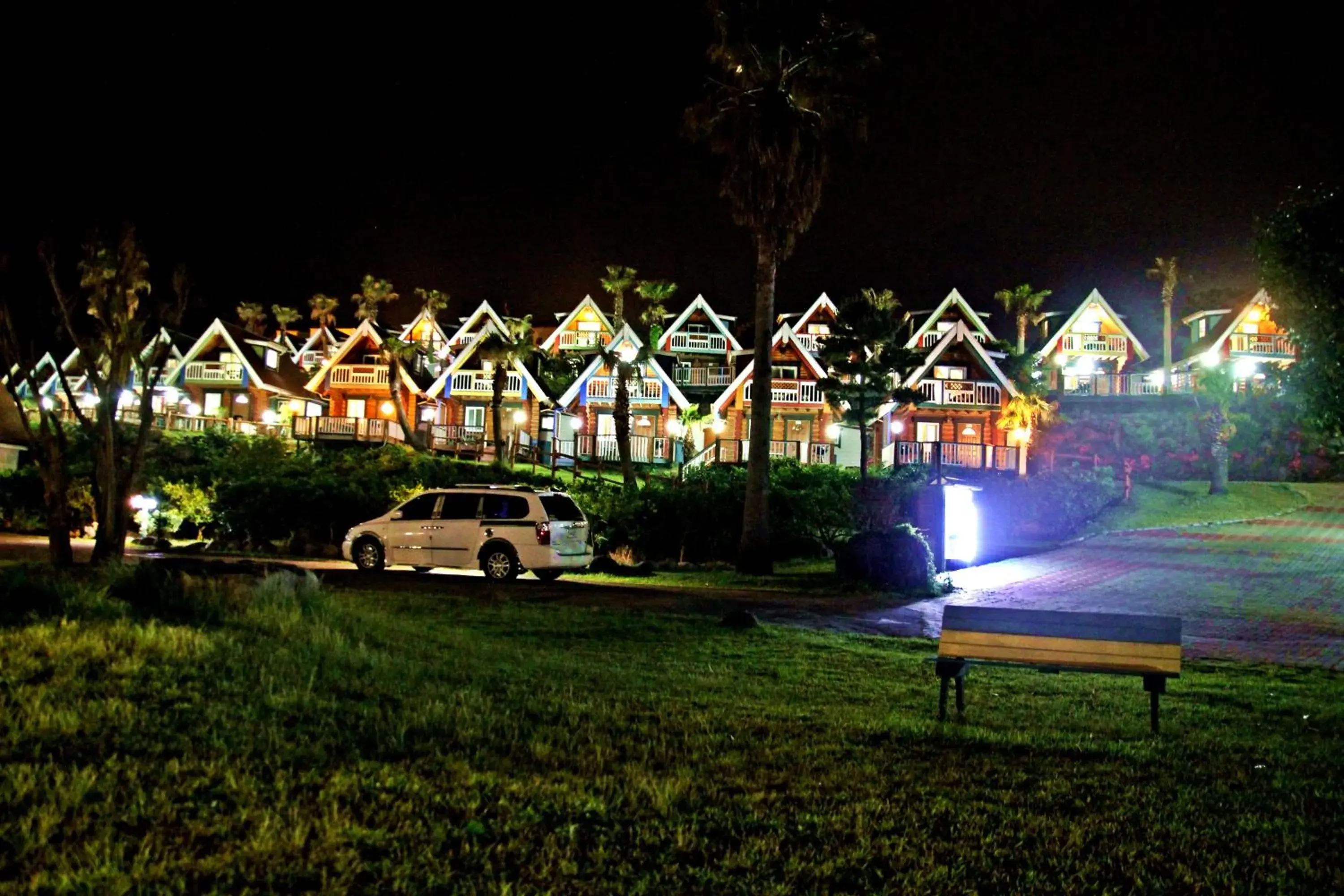 Garden view in Jungmun Log Pension & Resort Garden view in Jungmun Log Pension & Resort
