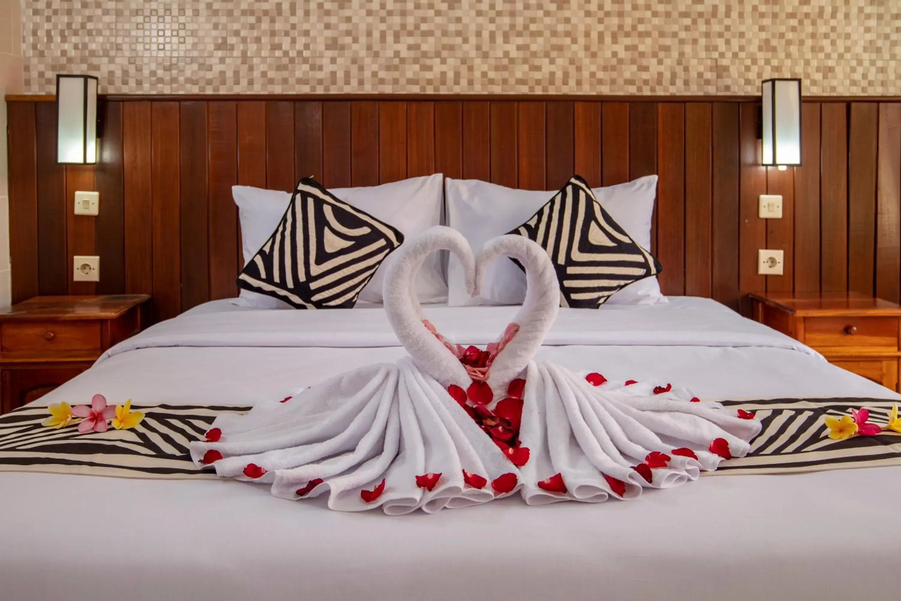 Bed in Suriwathi Hotel