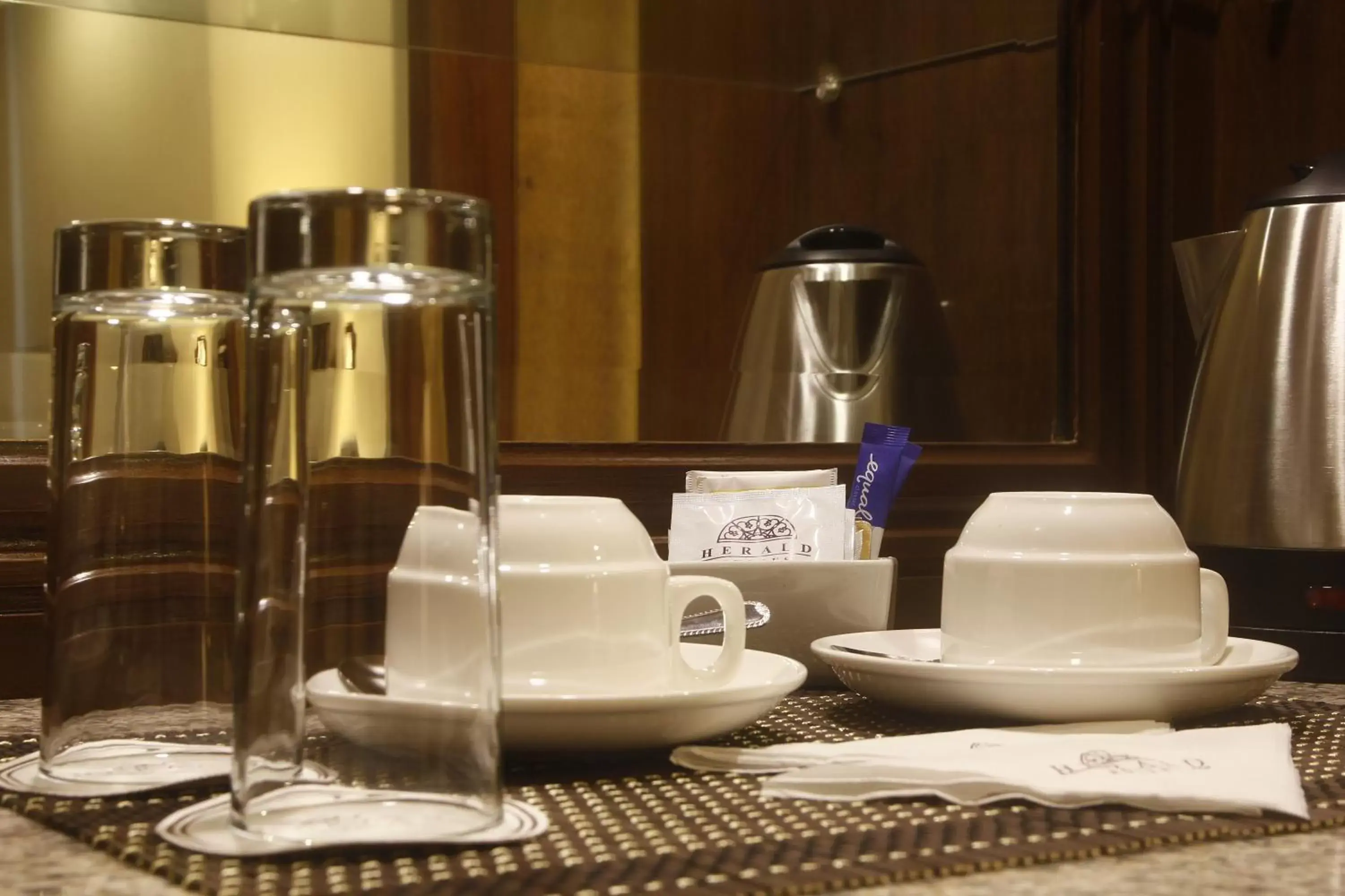 Coffee/tea facilities in Herald Suites Polaris