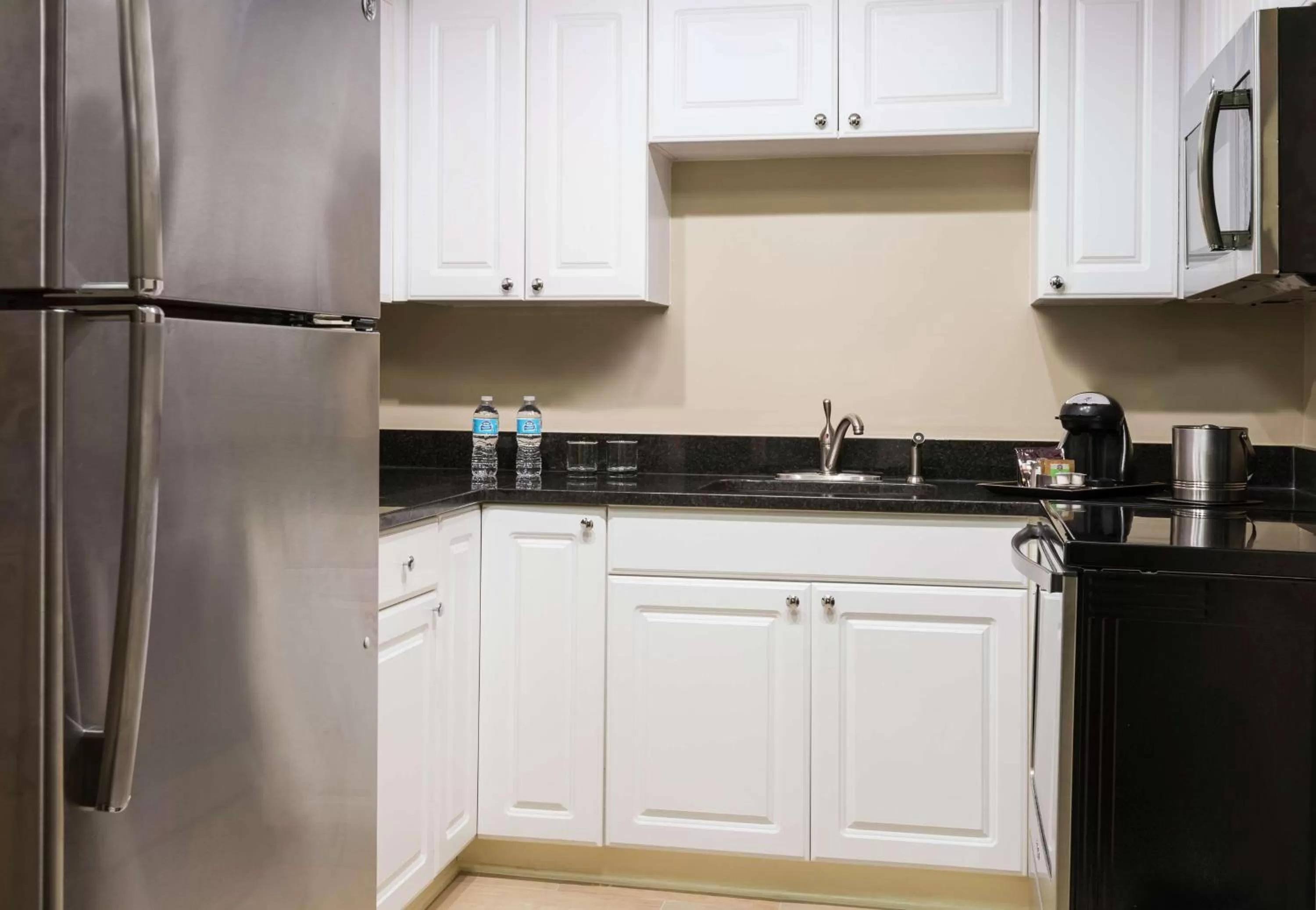 Kitchen or kitchenette in DoubleTree by Hilton Hotel Nashville Downtown