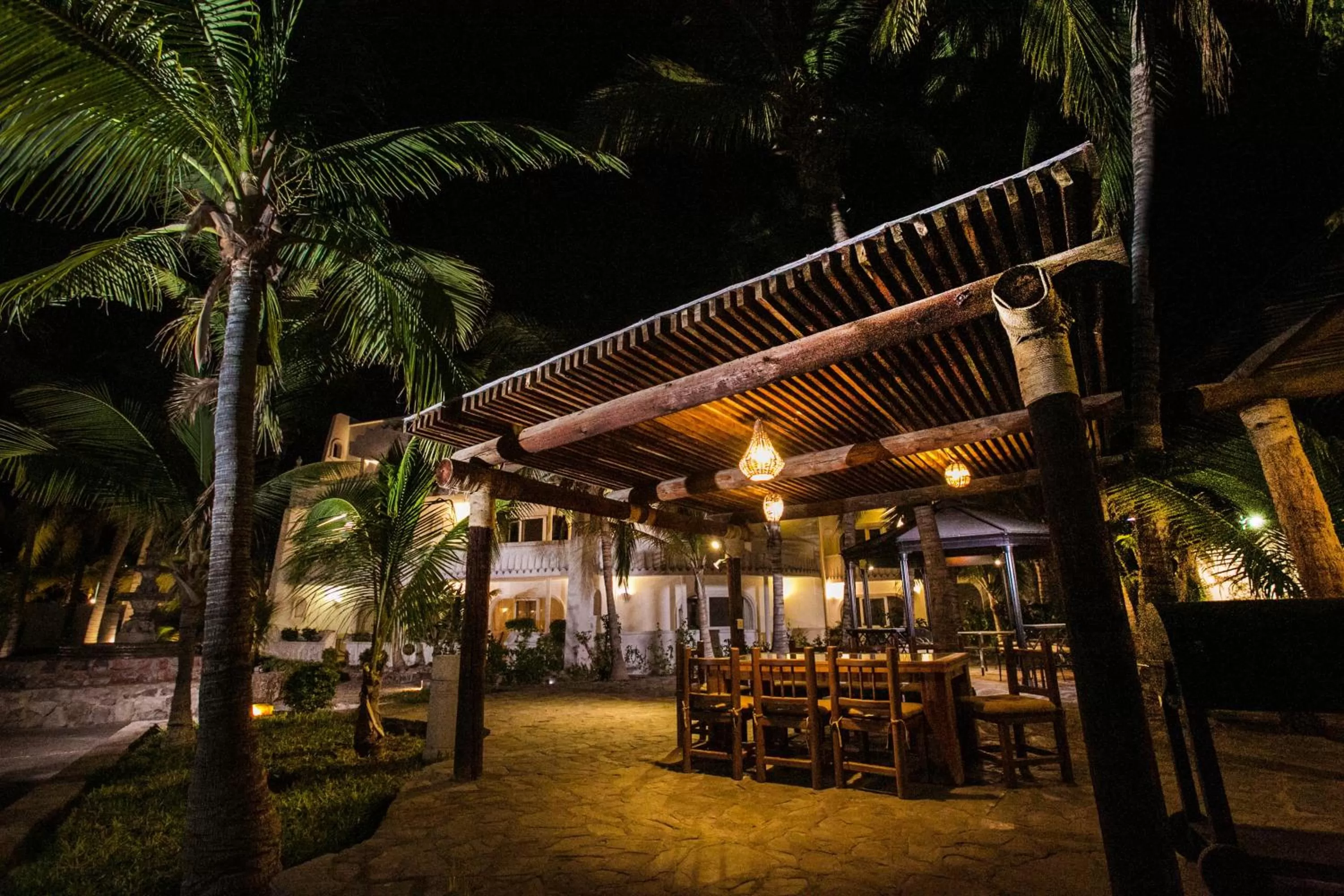 Night in Hotel & Suites El Moro