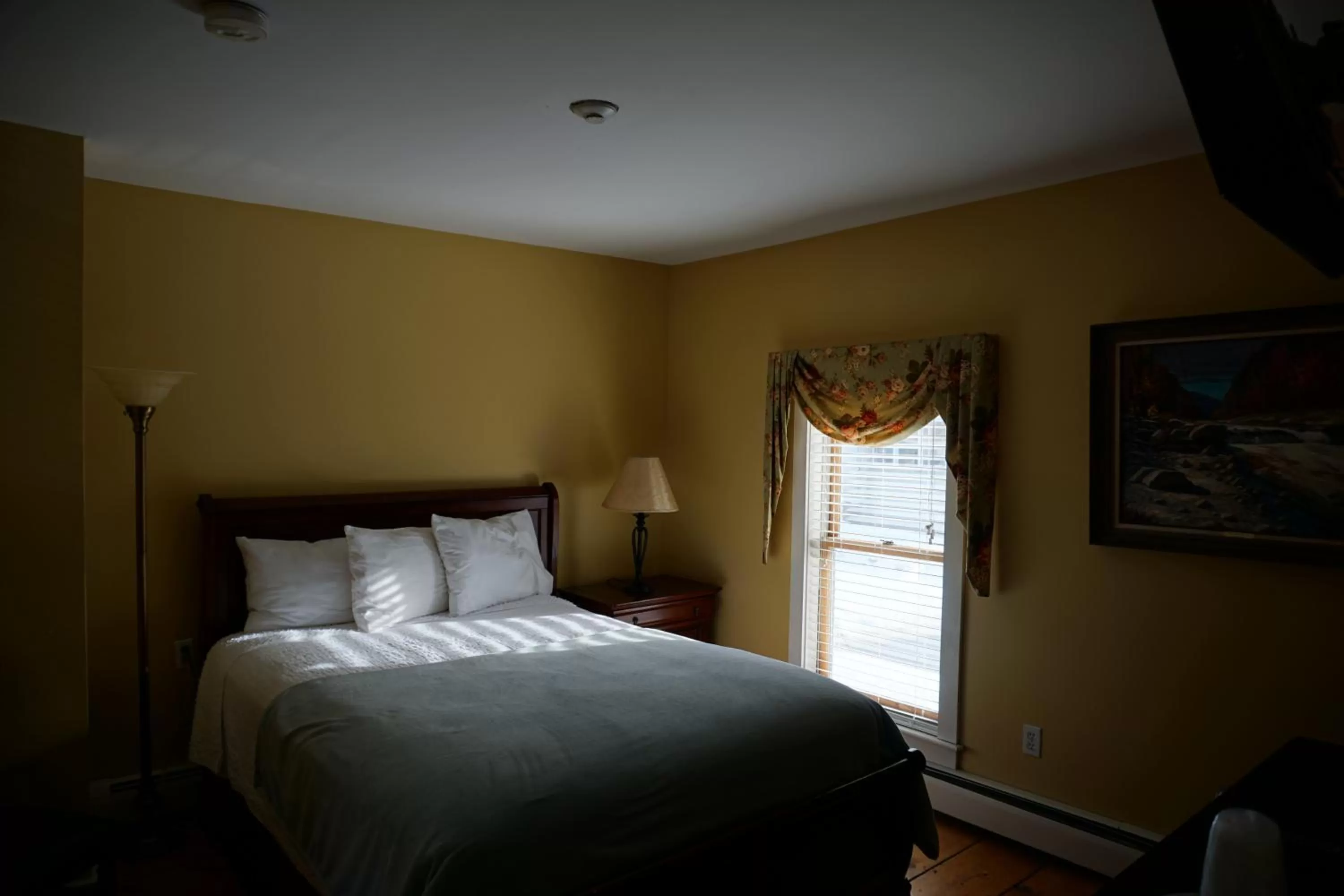Bed in Smugglers Notch Inn