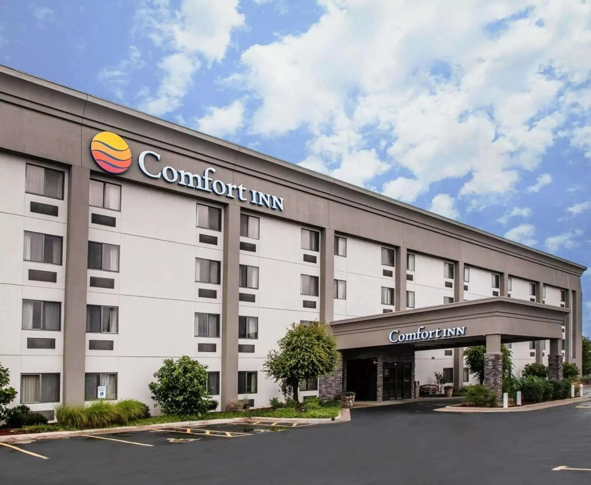 Property building in Comfort Inn South - Springfield