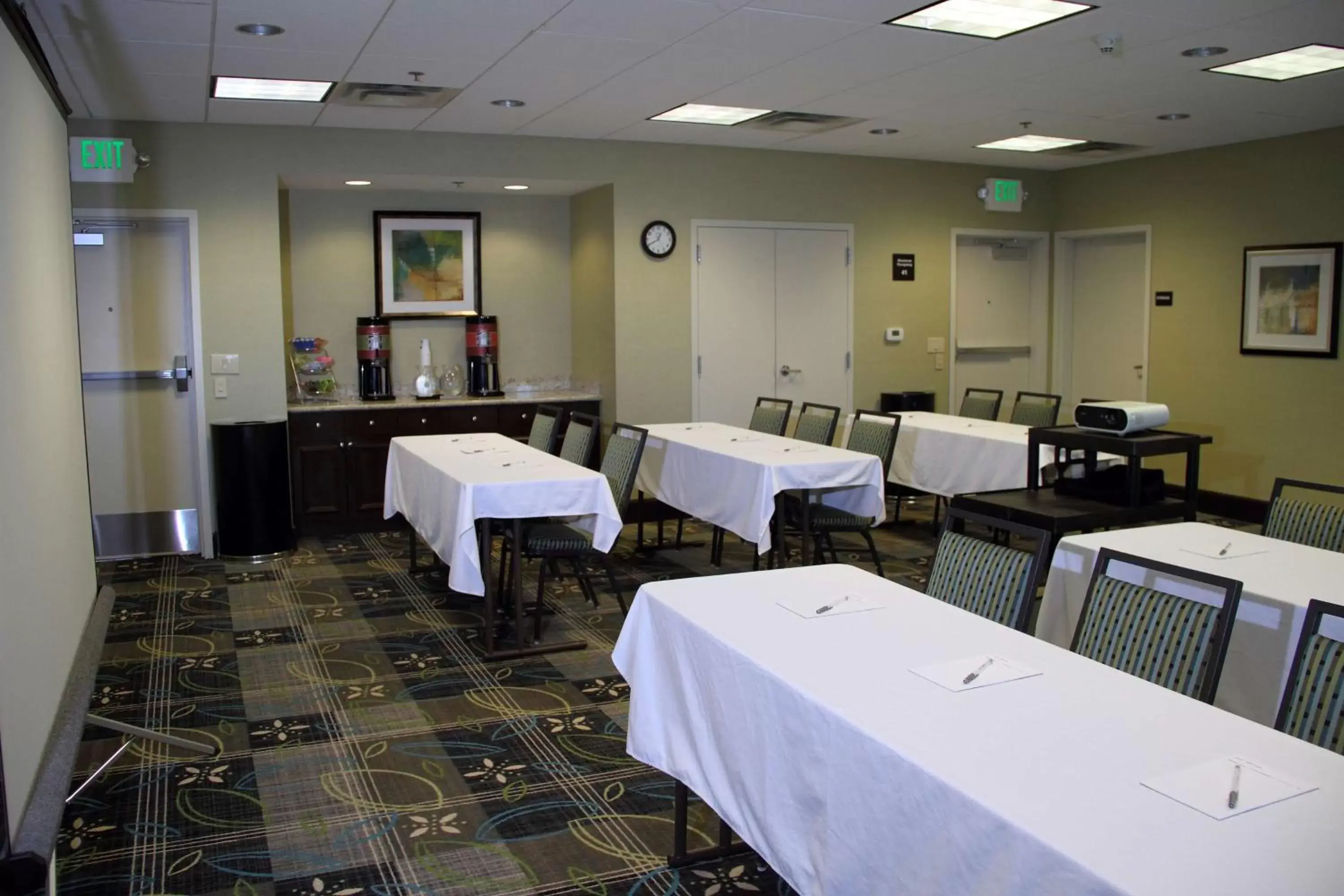 Meeting/conference room, Restaurant/Places to Eat in Hampton Inn & Suites Manteca