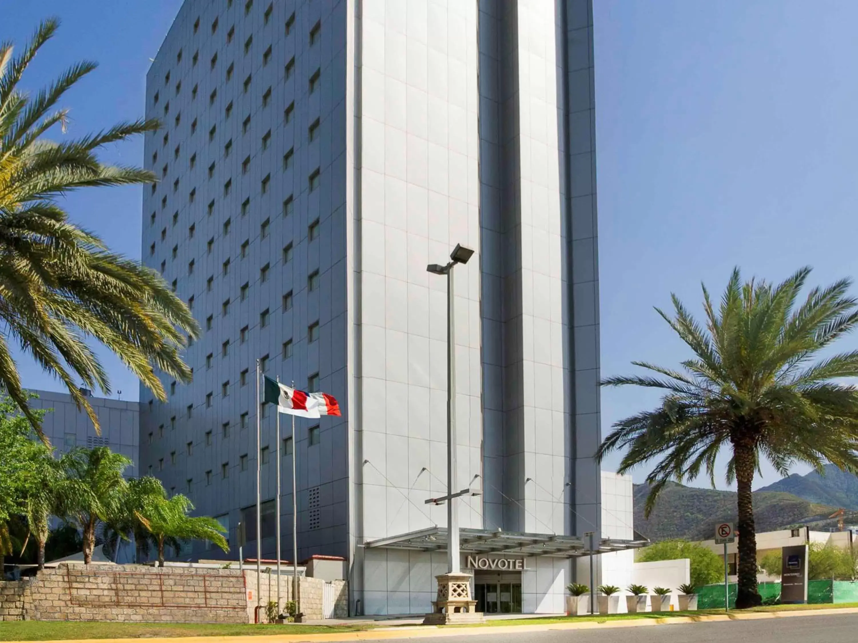 Property Building in Novotel Monterrey Valle