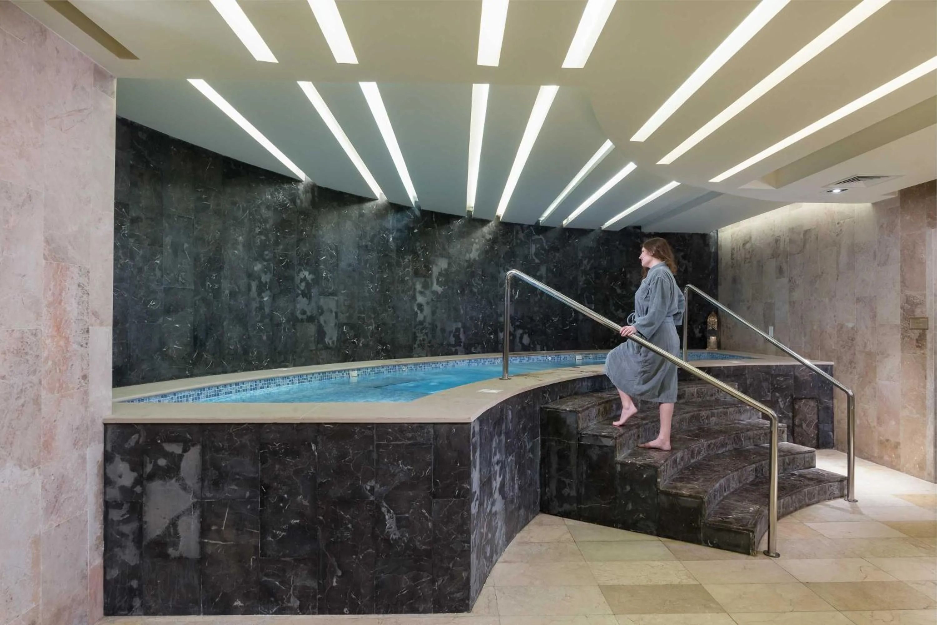 Swimming pool in Grand Millennium Muscat