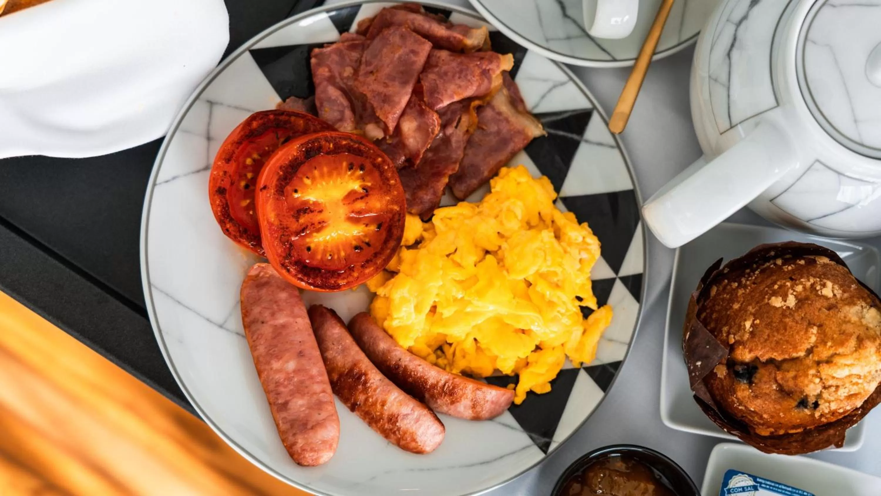 Food and drinks in Hills Hotel Lisboa