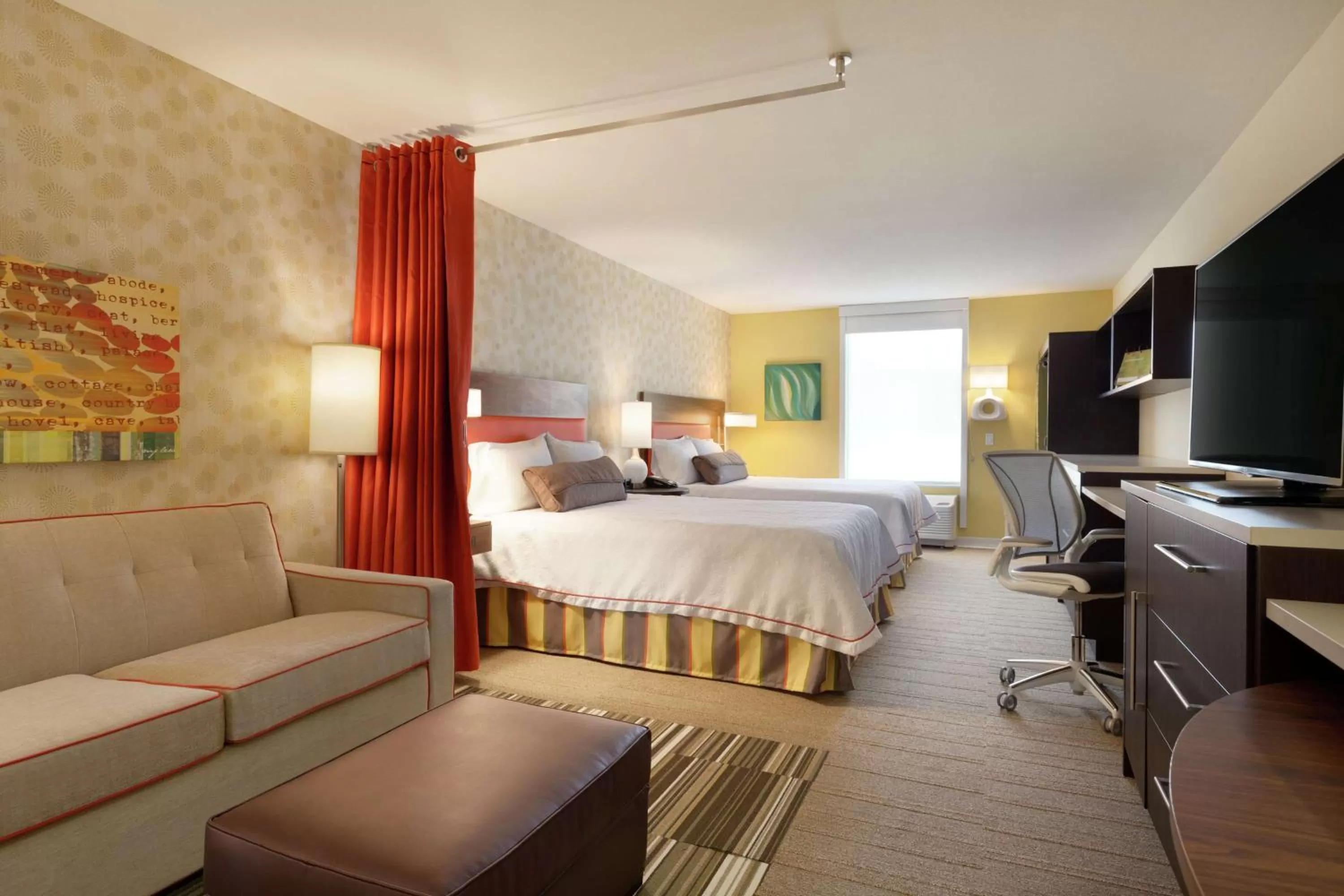 Seating area, Bed in Home2 Suites by Hilton Seattle Airport