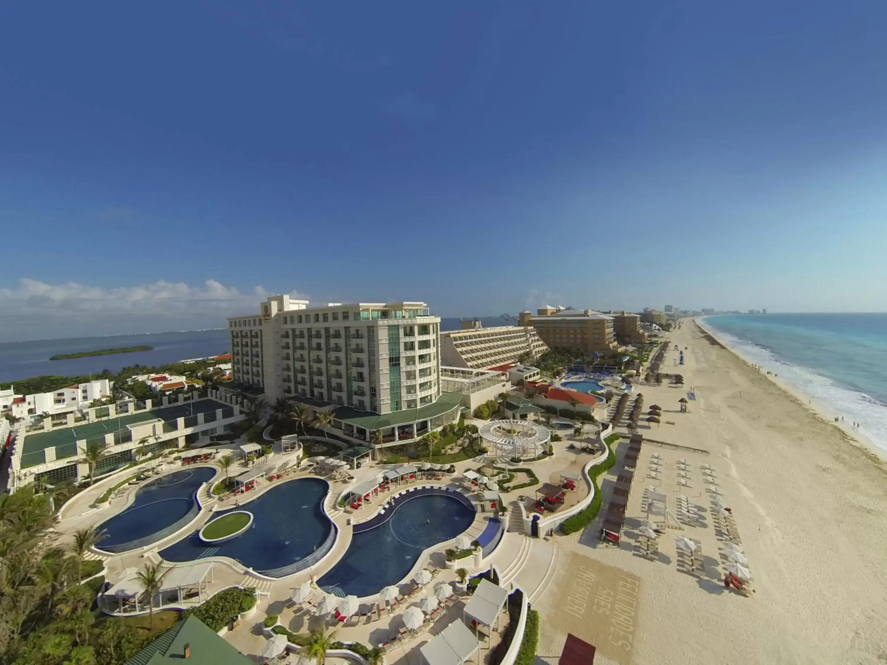 Beach, Bird's-eye View in Sandos Cancun All Inclusive