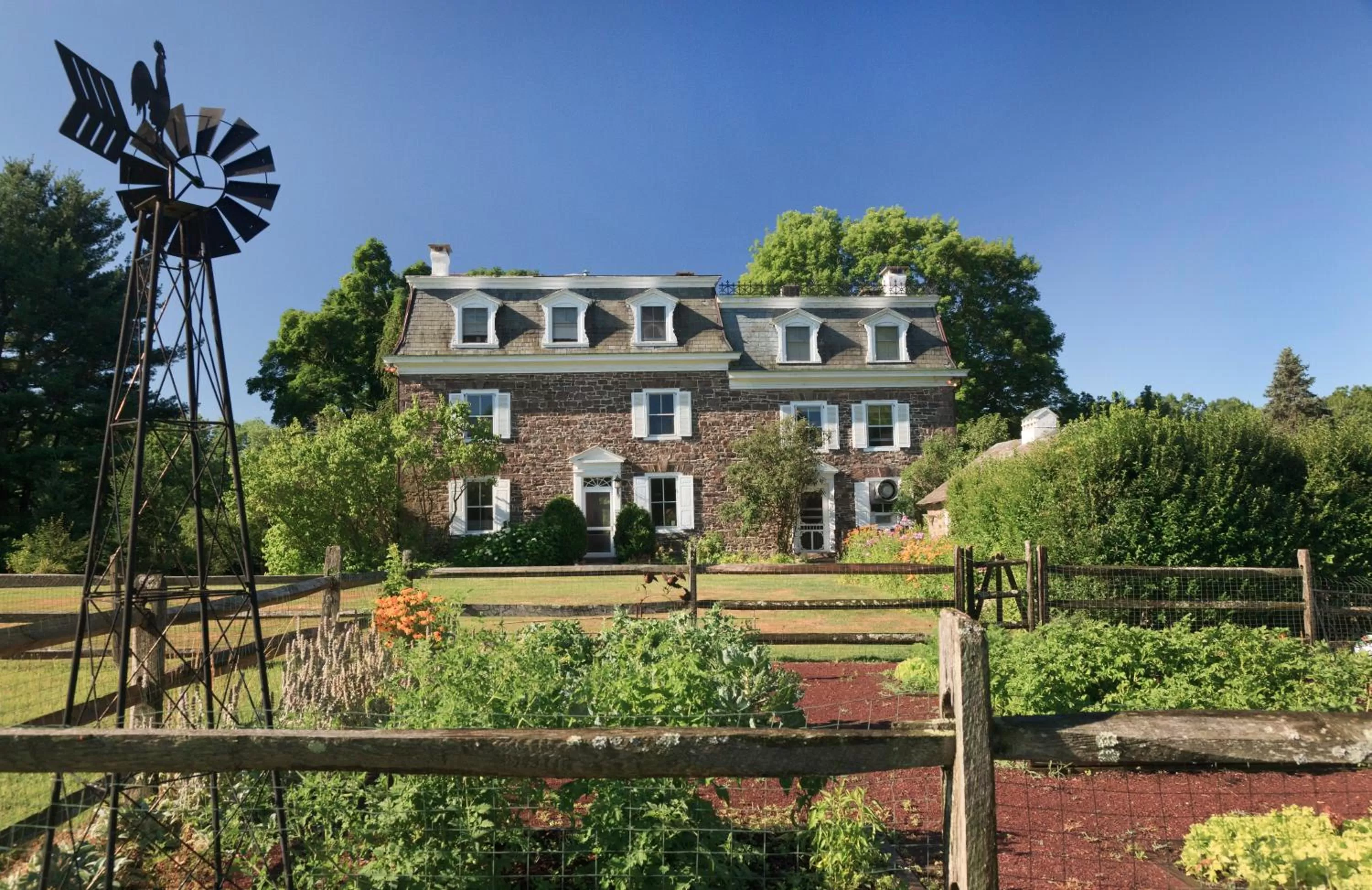 Property building in Woolverton Inn