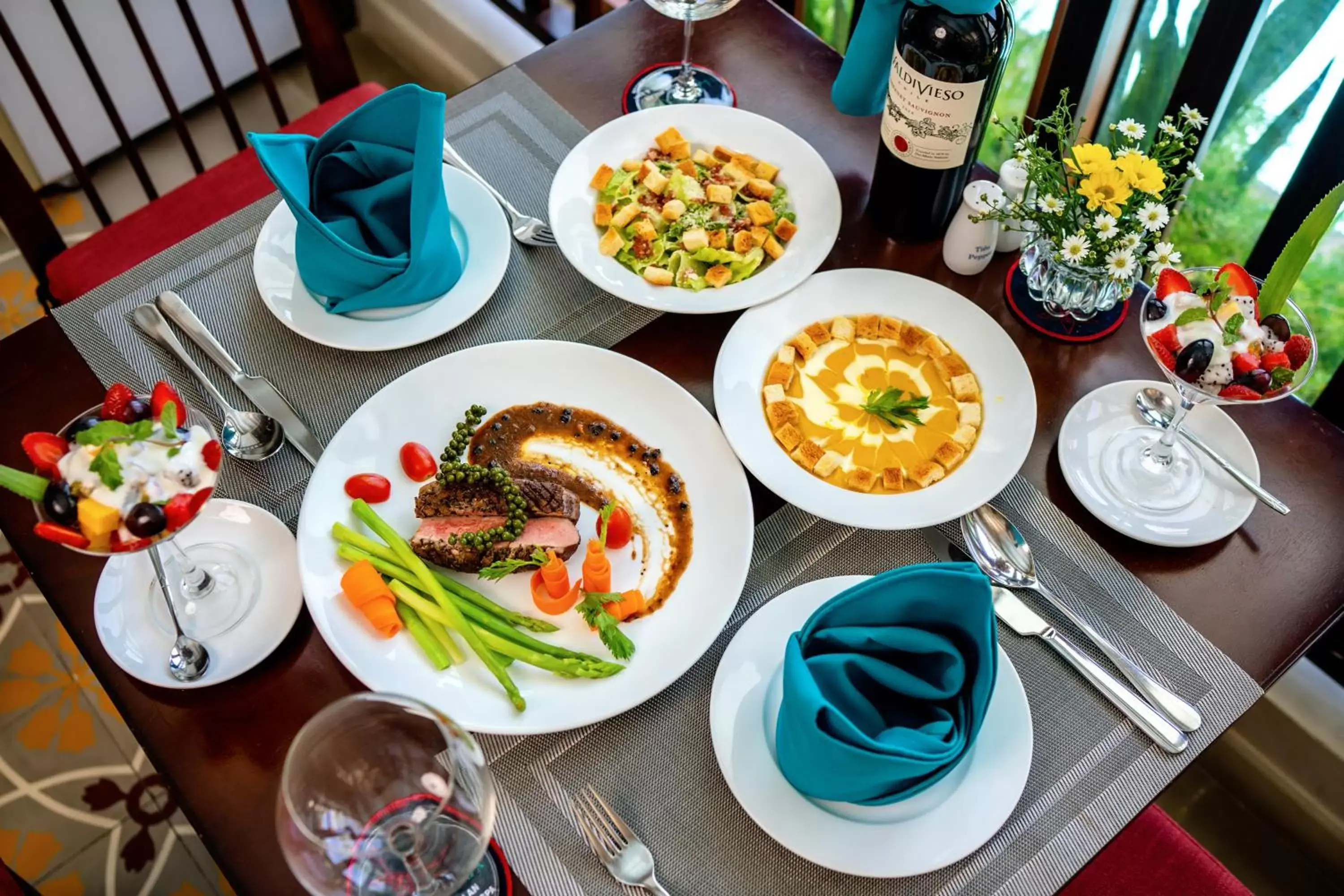 Food and drinks in Lantana Riverside Hoi An Boutique Hotel & Spa Food and drinks in Lantana Riverside Hoi An Boutique Hotel & Spa