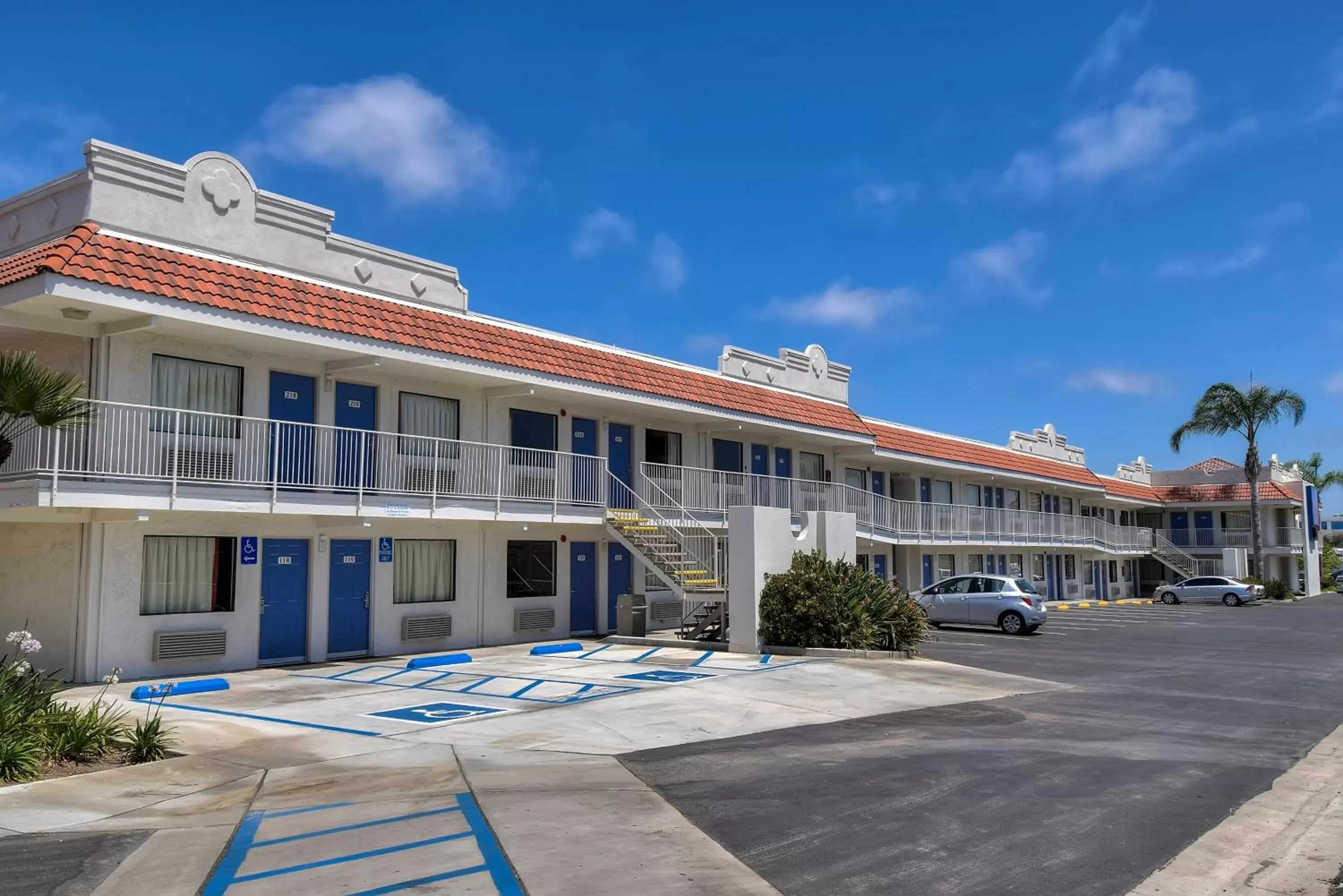 Facade/entrance, Property Building in Motel 6-Carlsbad, CA - East Near LEGOLAND