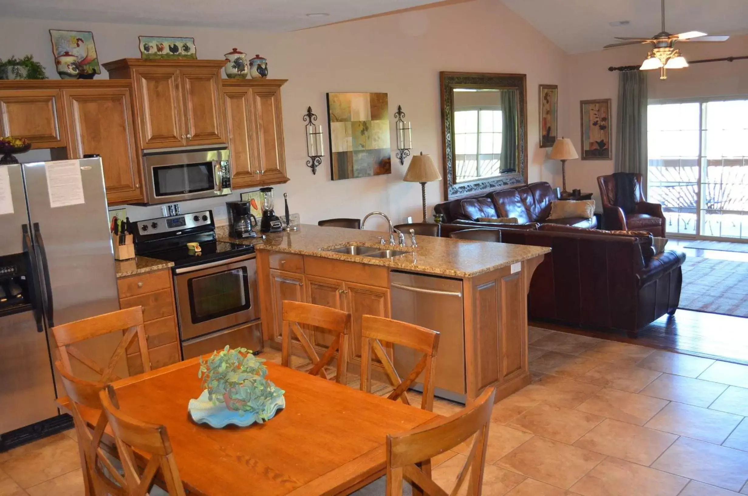 Kitchen or kitchenette, Kitchen/Kitchenette in Rockwood Condos on Table Rock Lake