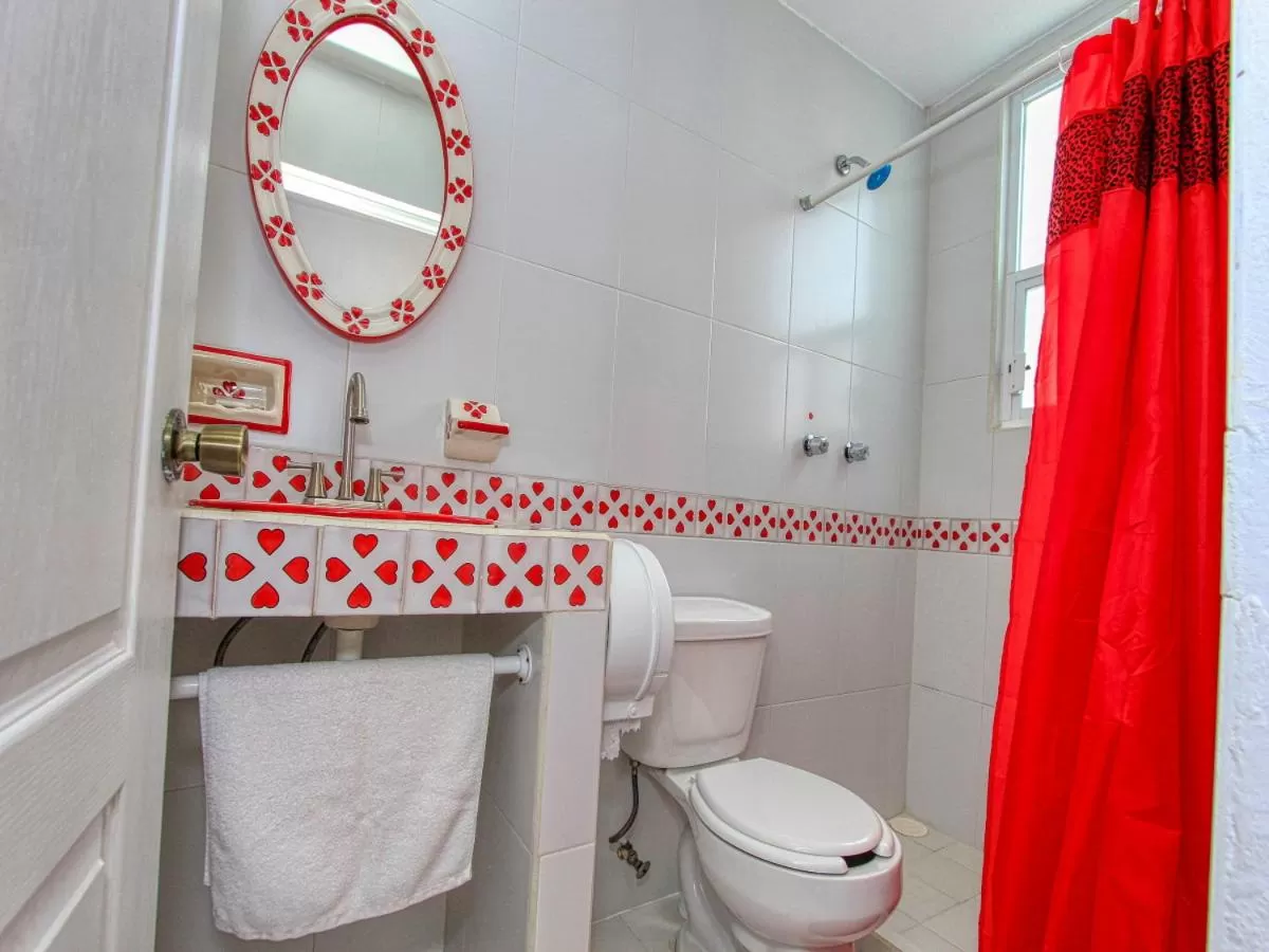 Shower in Hotel Spa Maggic Home Panorámica