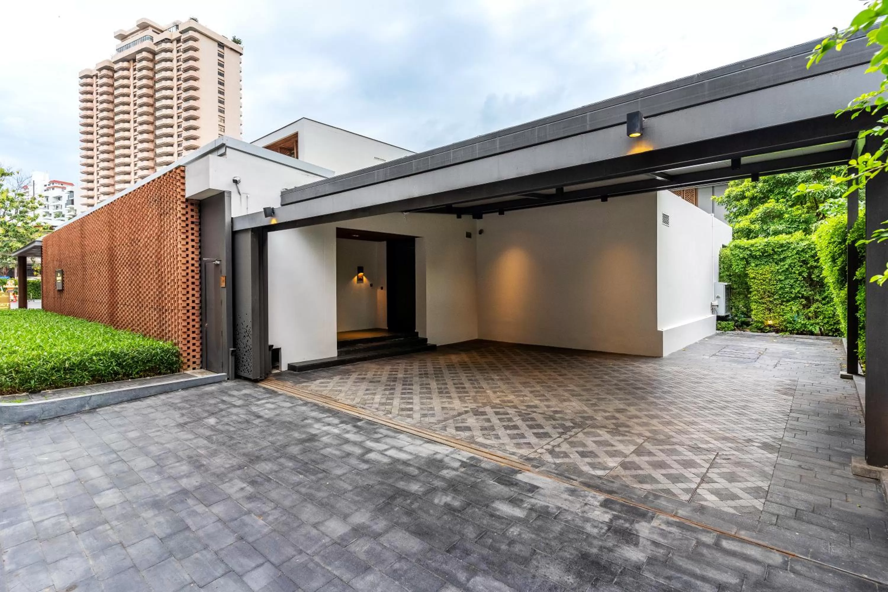 Facade/entrance in Villa Deva Resort & Hotel Bangkok