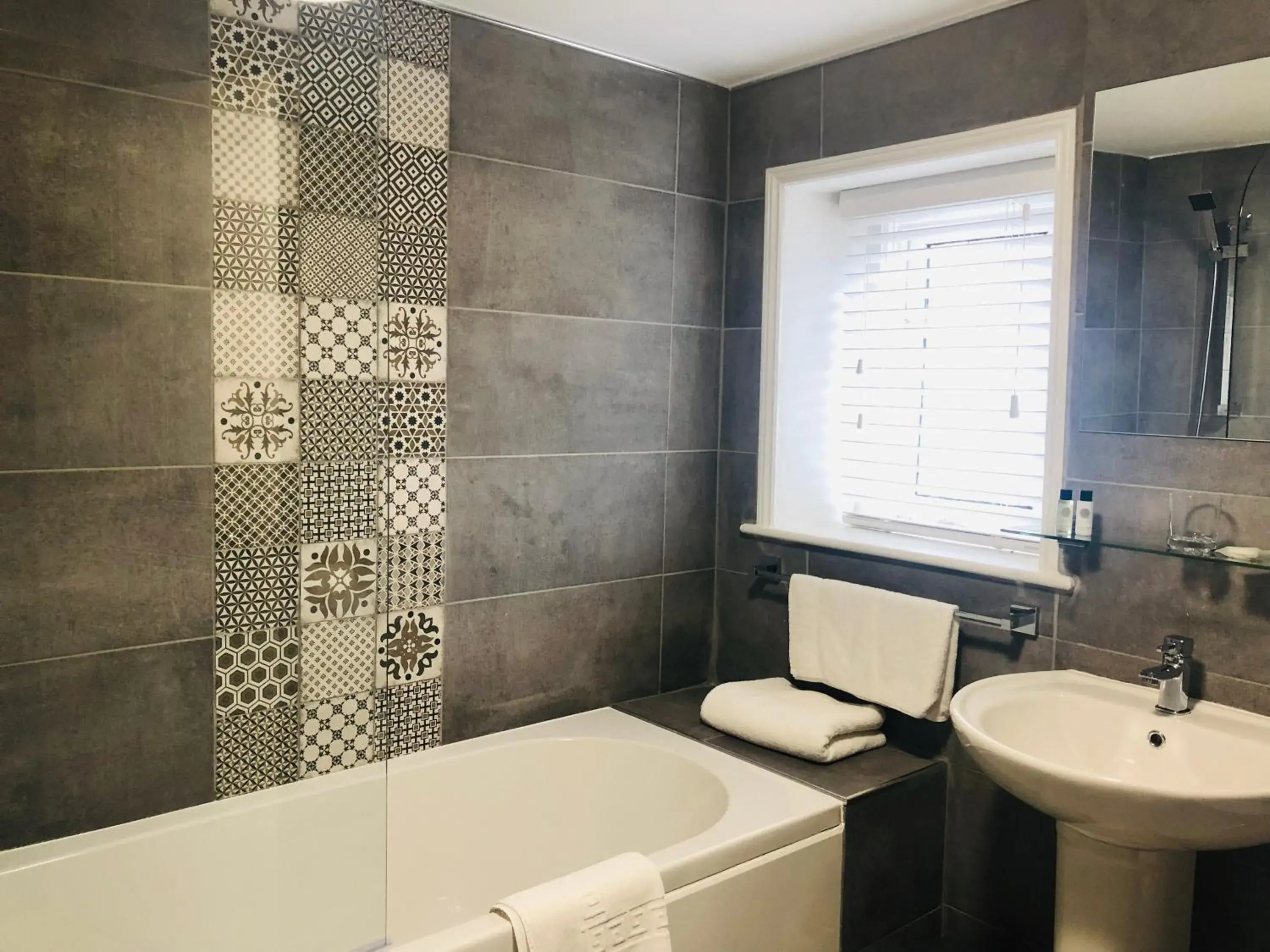 Bathroom in Hardwick Arms Hotel