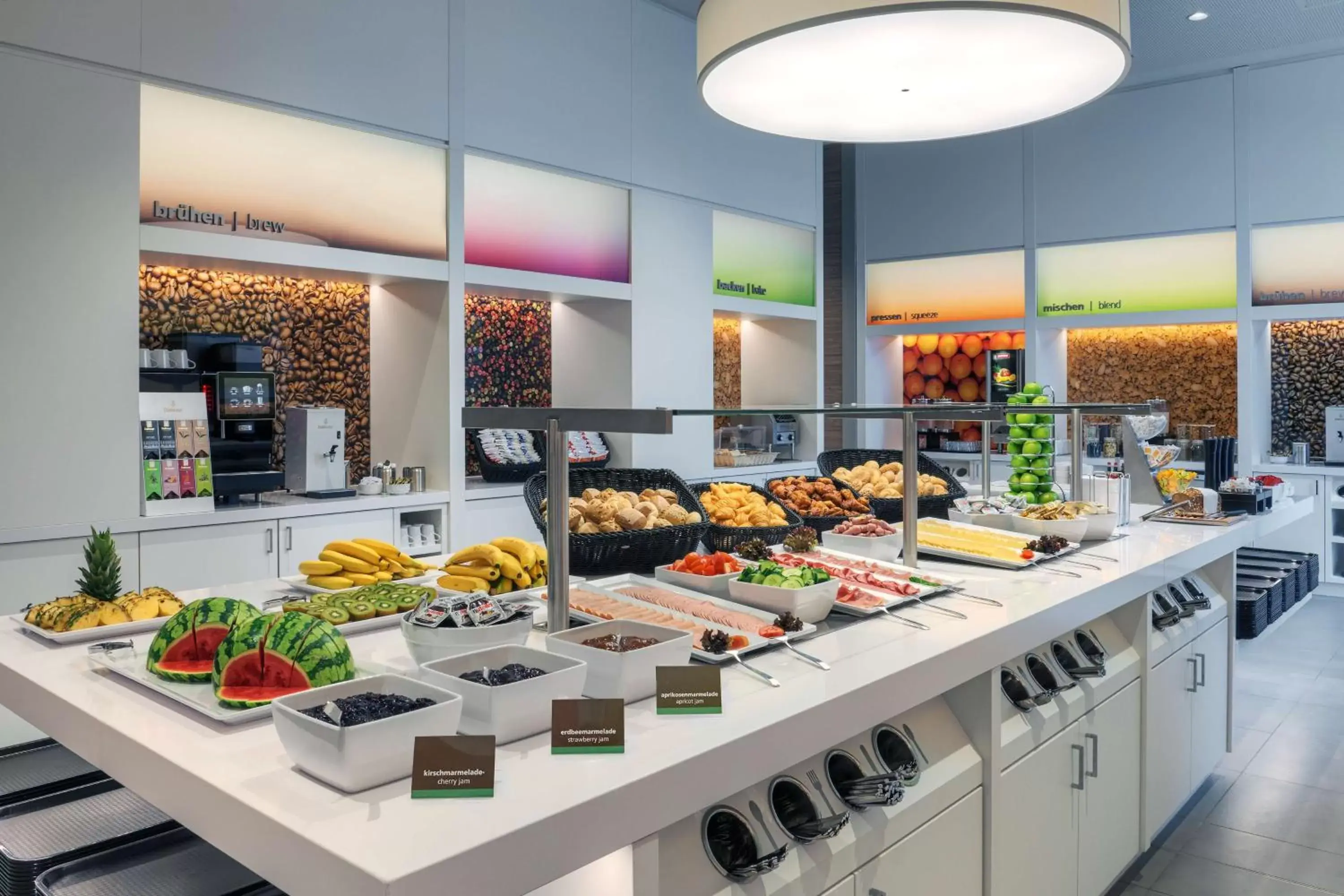 Breakfast in Hampton by Hilton Berlin City Centre Alexanderplatz Breakfast in Hampton by Hilton Berlin City Centre Alexanderplatz