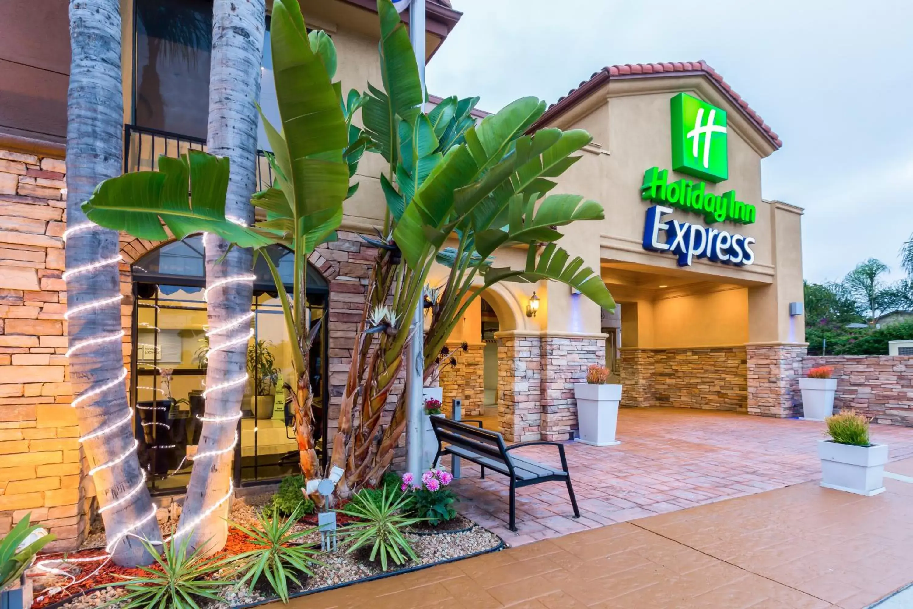 Property Building in Holiday Inn Express San Diego - Sea World Area, an IHG Hotel