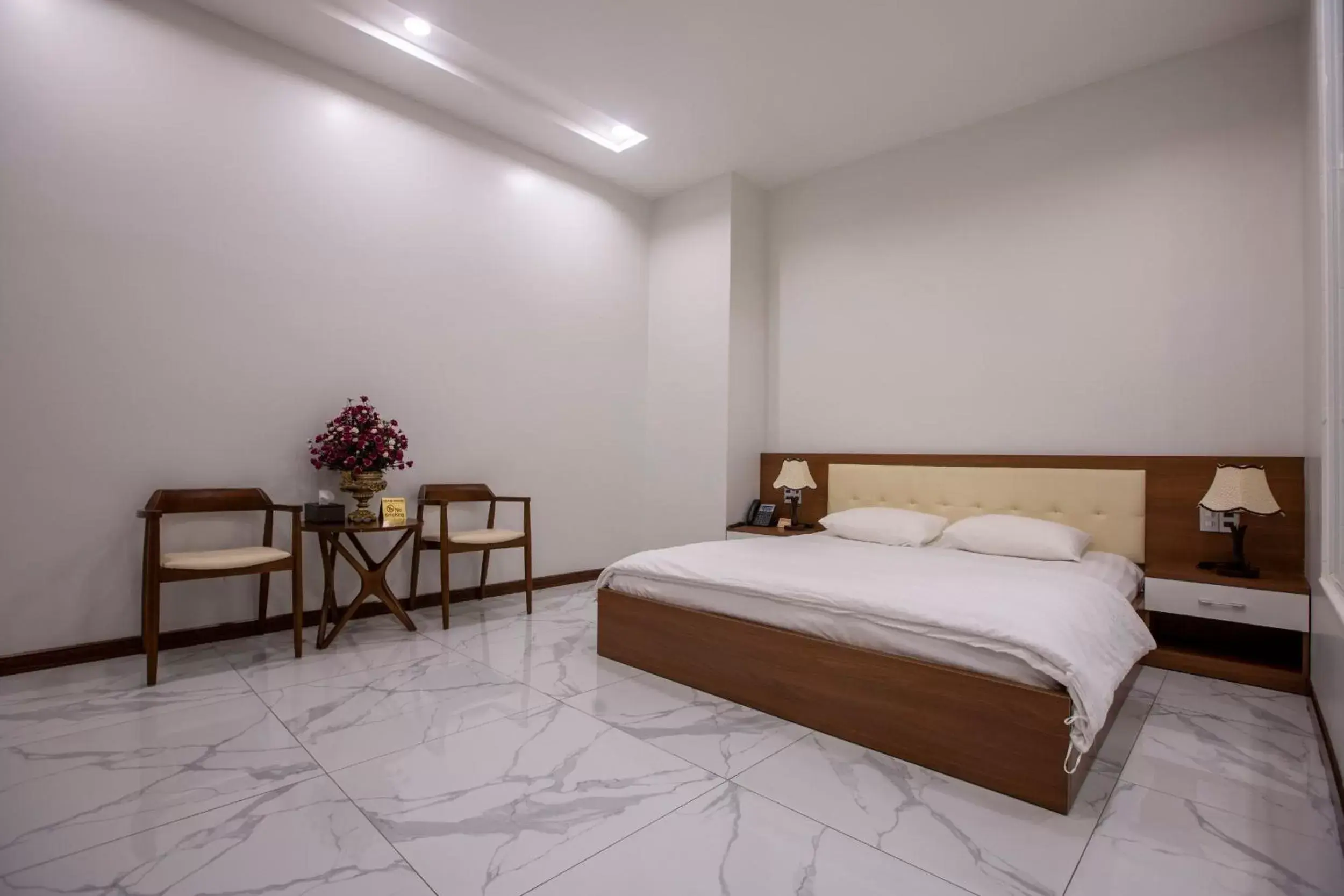 Bed in Hoang Hung Hotel Bed in Hoang Hung Hotel