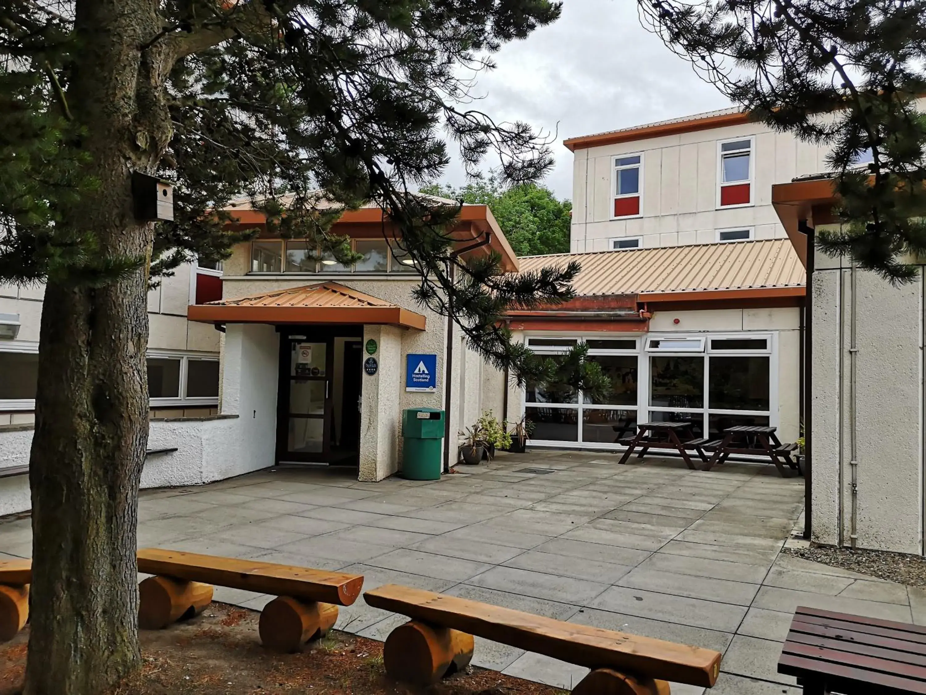 Patio, Property Building in Inverness Youth Hostel