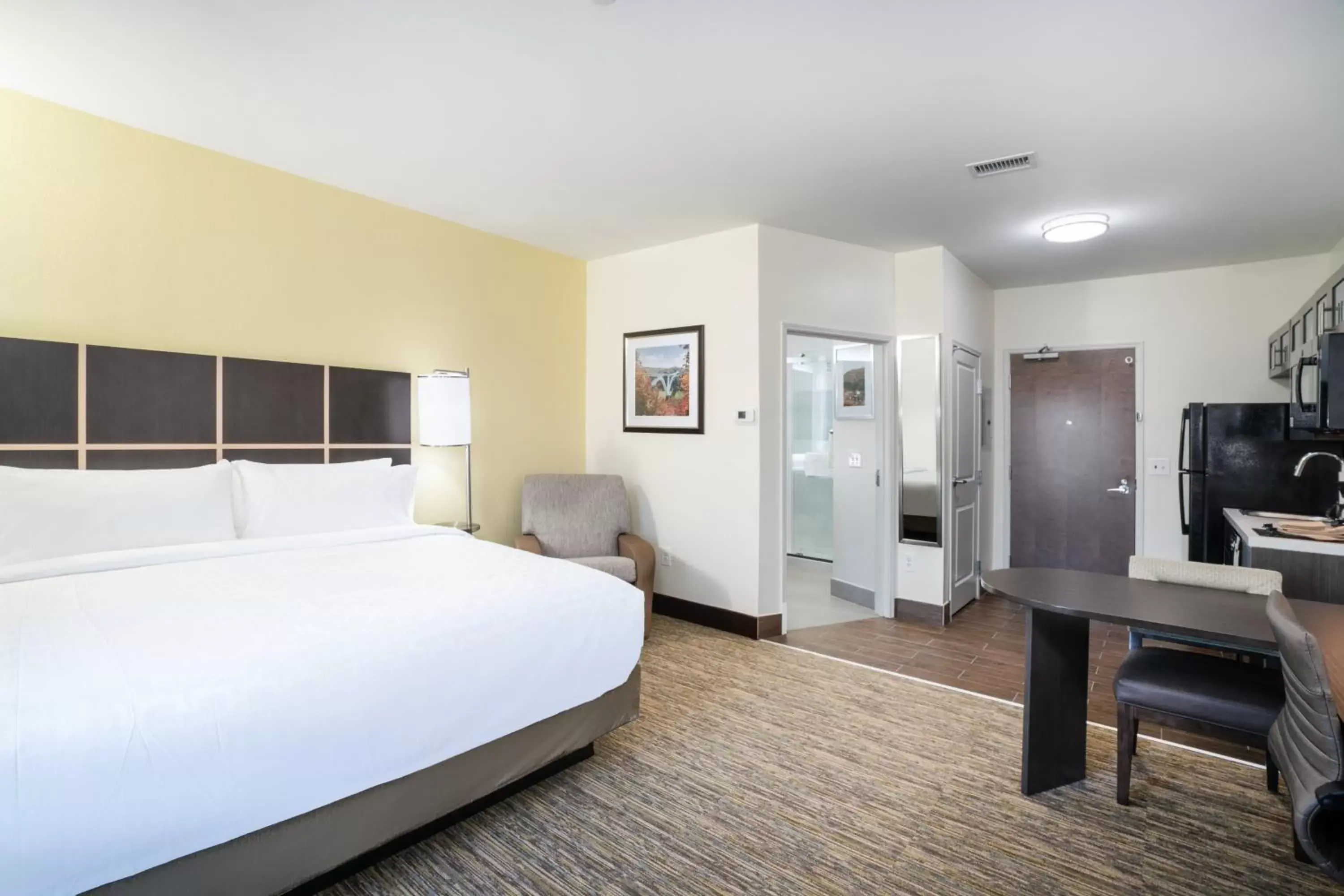Photo of the whole room, Bed in Candlewood Suites - Nashville - Franklin, an IHG Hotel