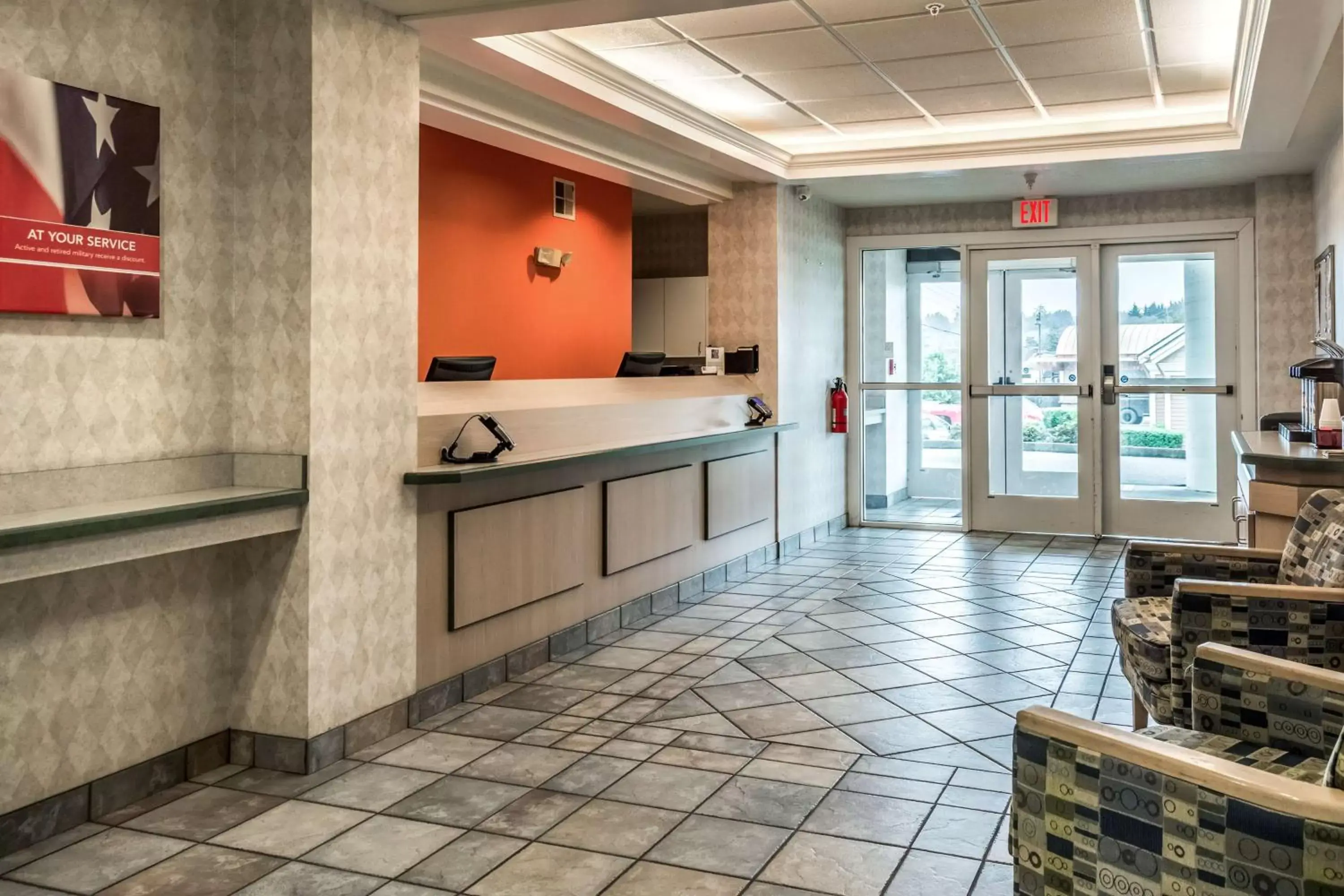 Lobby or reception, Kitchen/Kitchenette in Motel 6-Lincoln City, OR