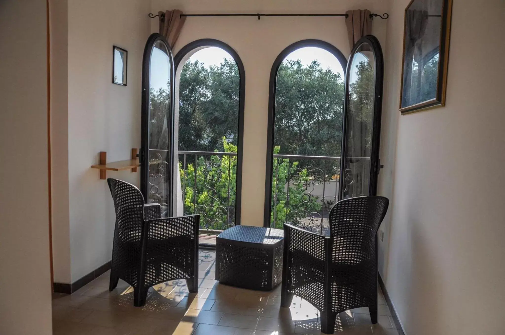 Garden view, Dining Area in Residence Sunbeam