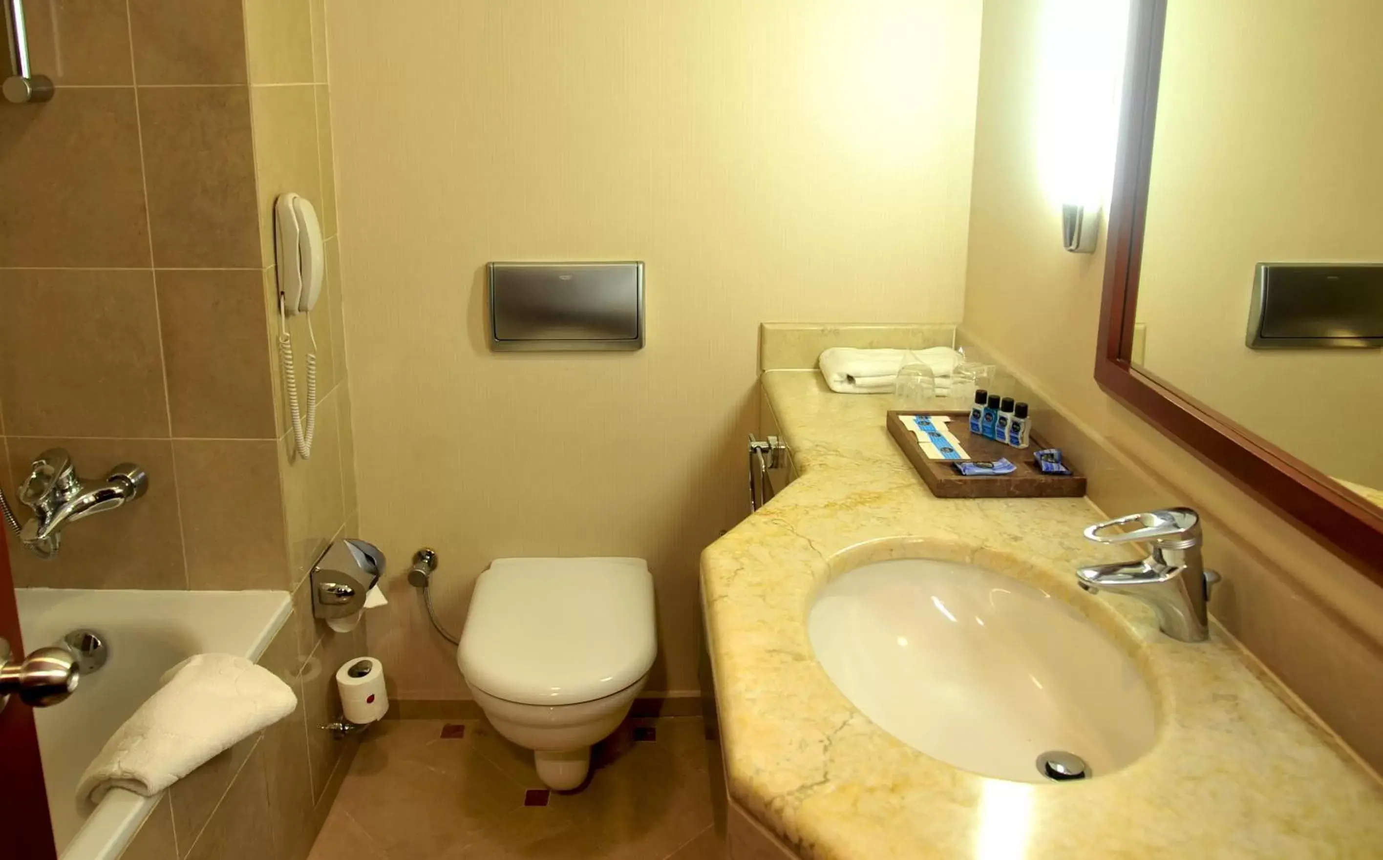 Toilet, Bathroom in Hotel Midi