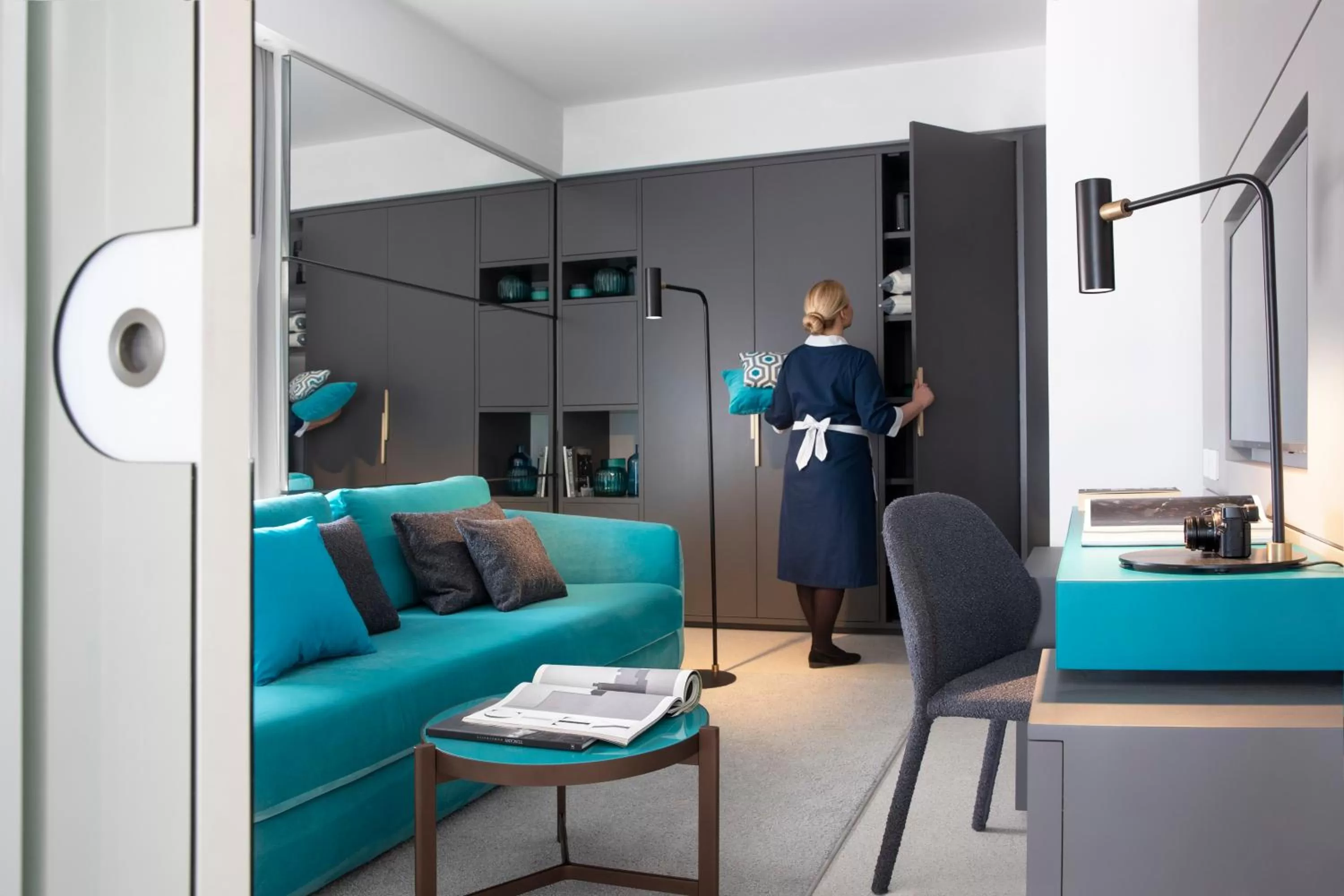 Seating area in Hotel Plaza e de Russie - Relais & Châteaux