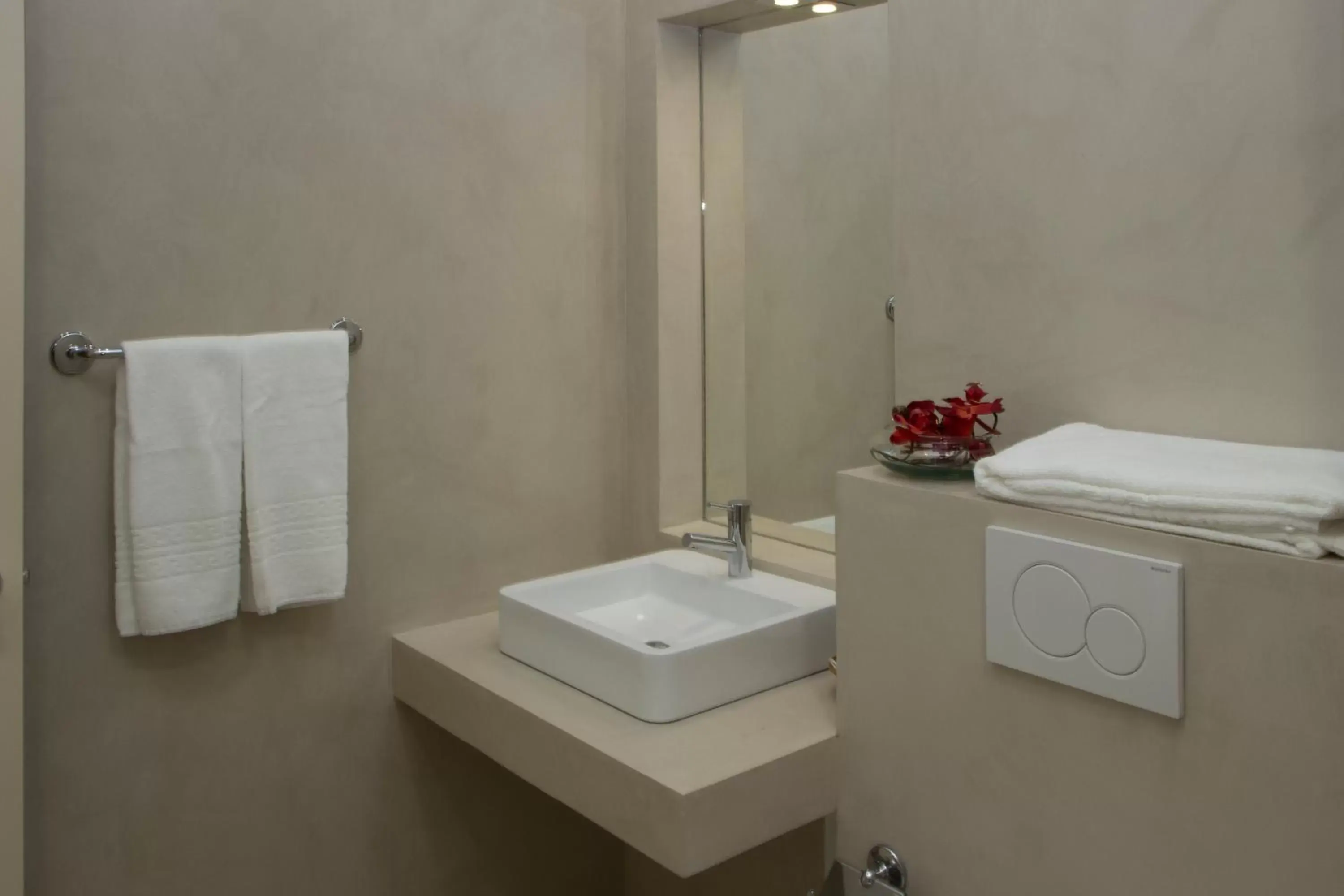 Toilet, Bathroom in Hotel Navegadores