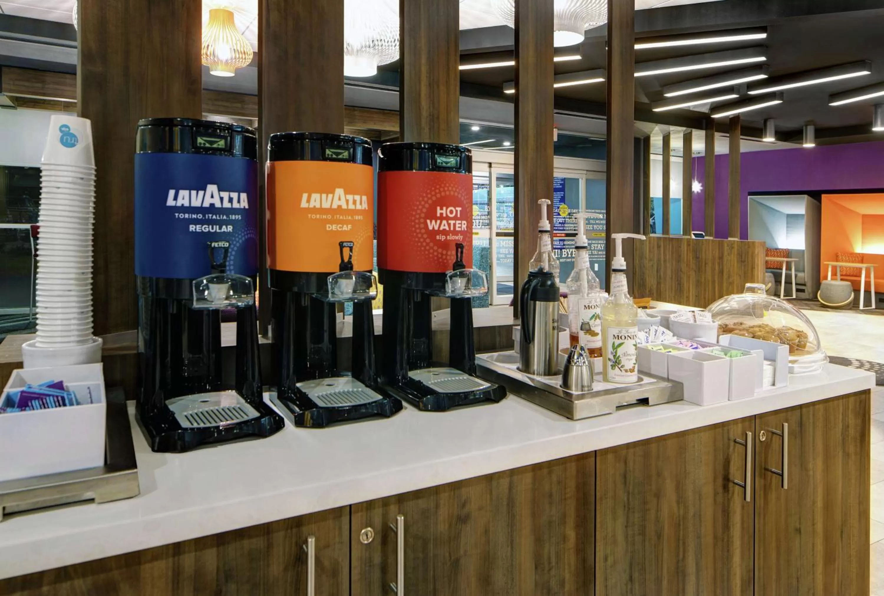 Dining area in Tru By Hilton Austin Airport, Tx