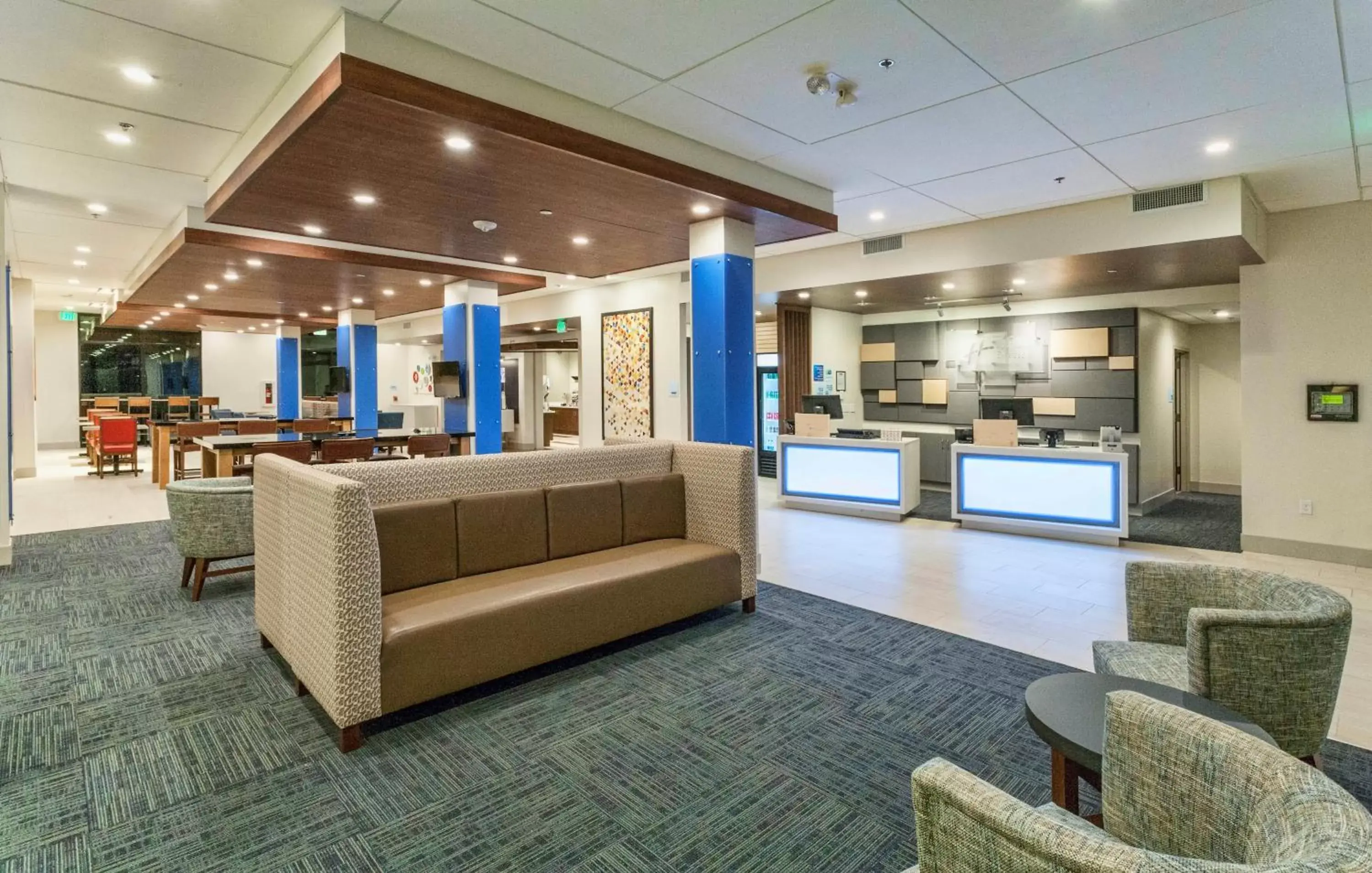 Property building, Lobby/Reception in Holiday Inn Express & Suites - Dodge City, an IHG Hotel
