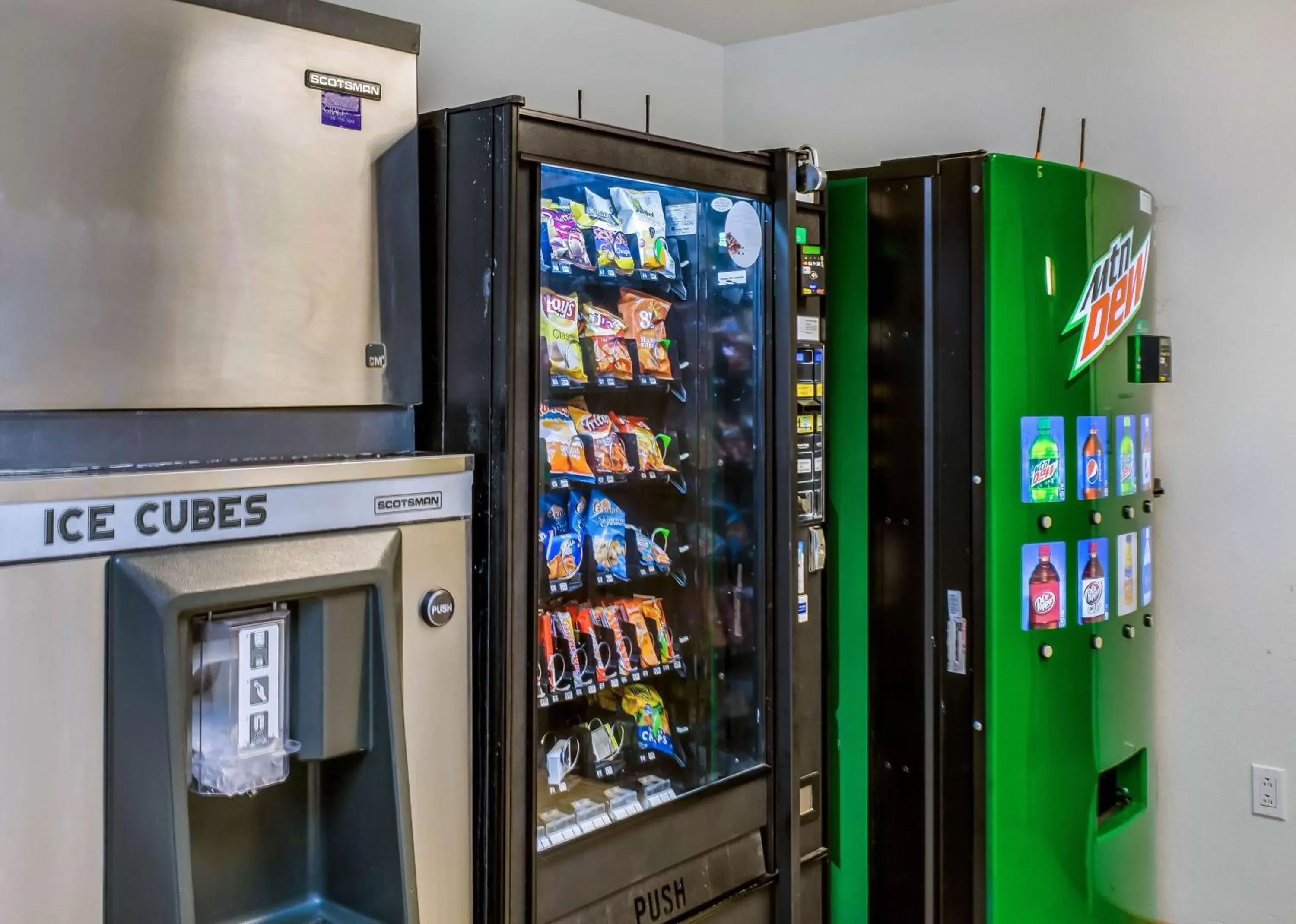 vending machine, Supermarket/Shops in Motel 6 Fishers, In - Indianapolis