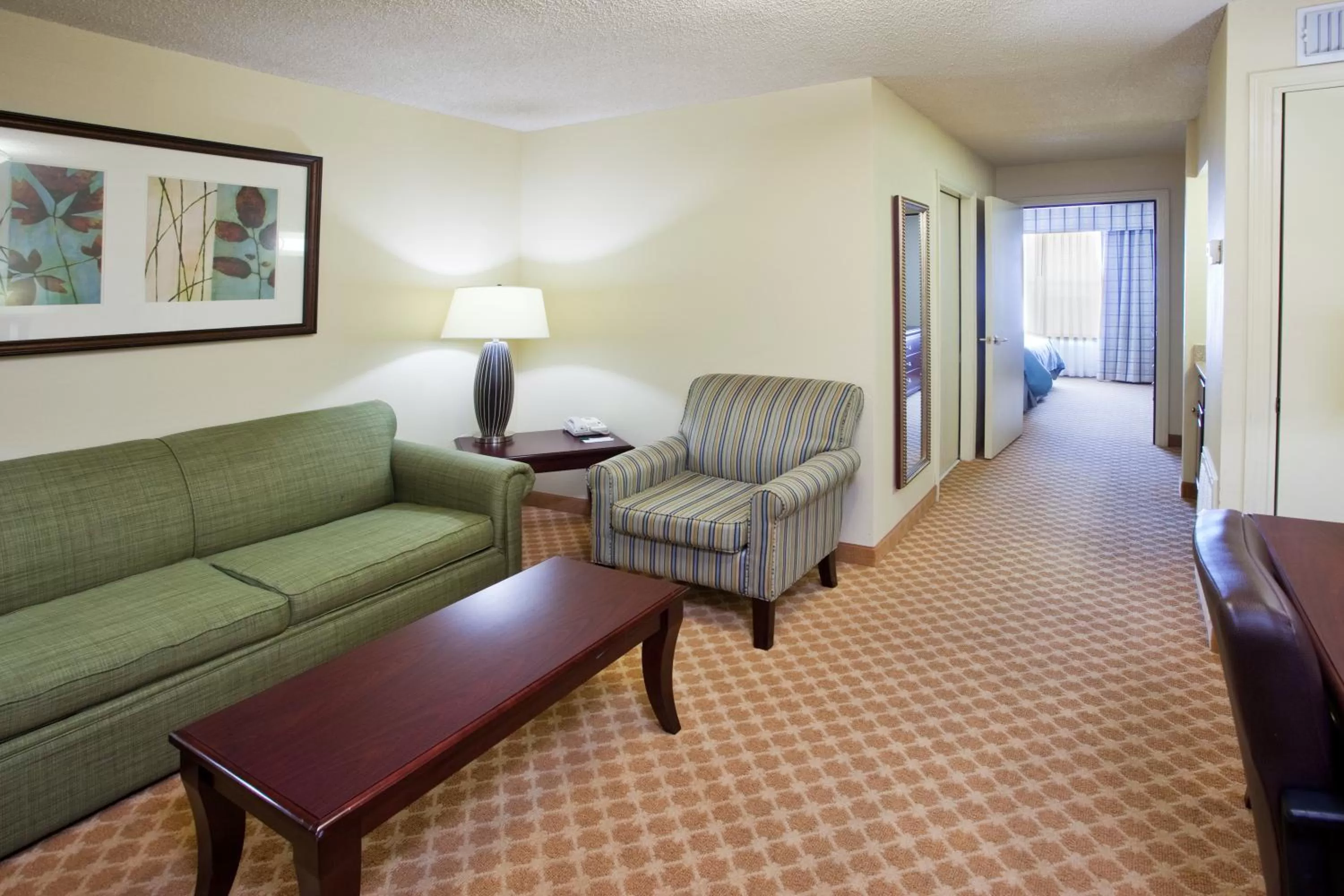 Seating area in Country Inn & Suites by Radisson, Kingsland, GA